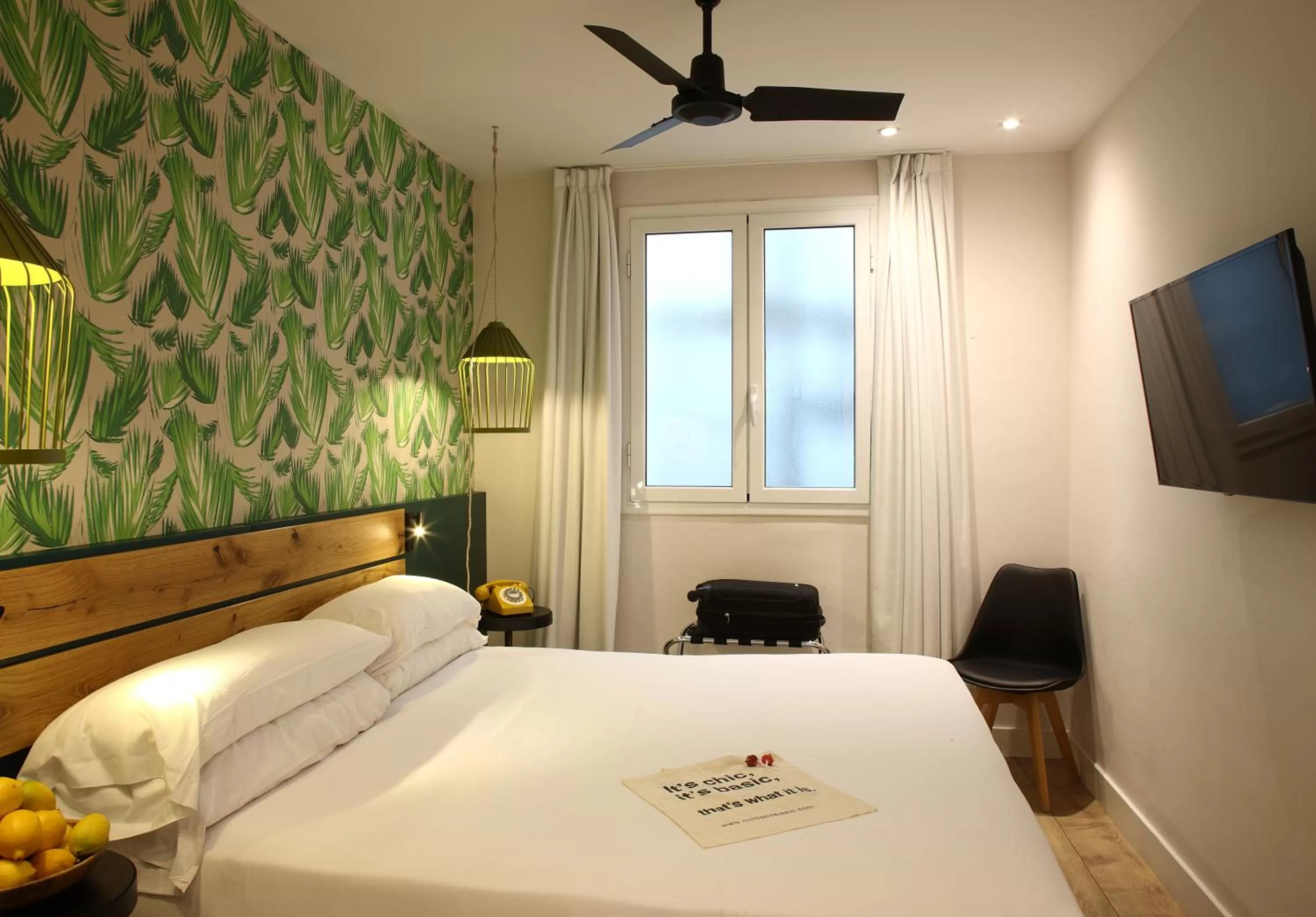 Bedroom, Bed in Chic & Basic Lemon Boutique Hotel