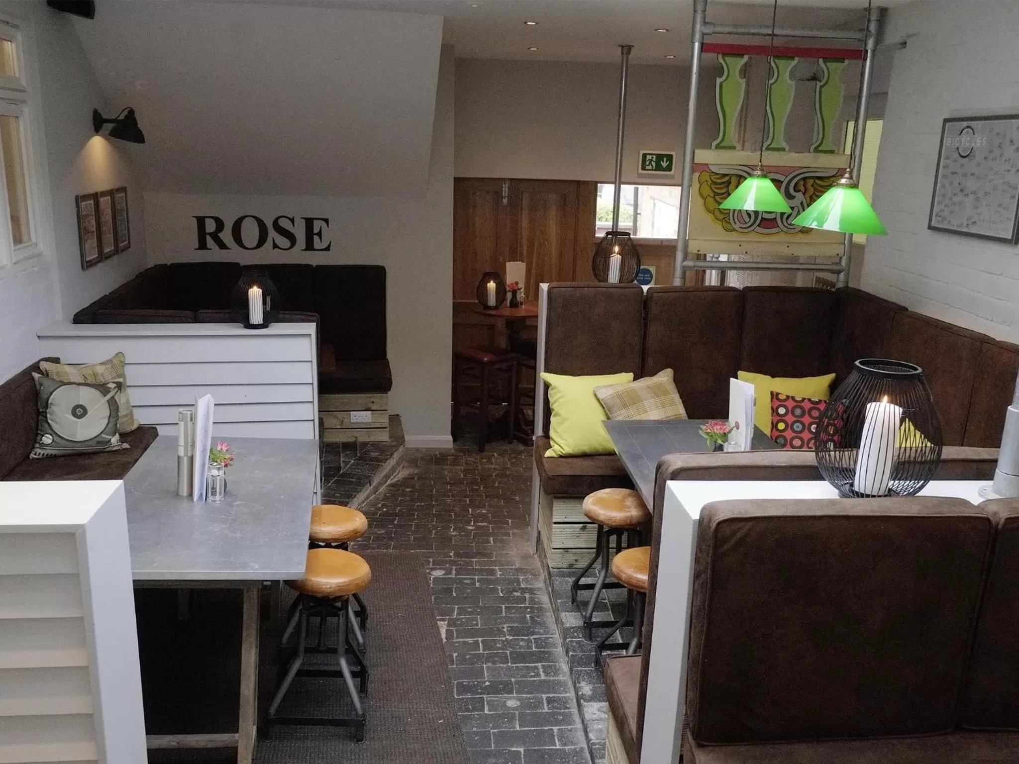 Lounge or bar in The Rose and Crown