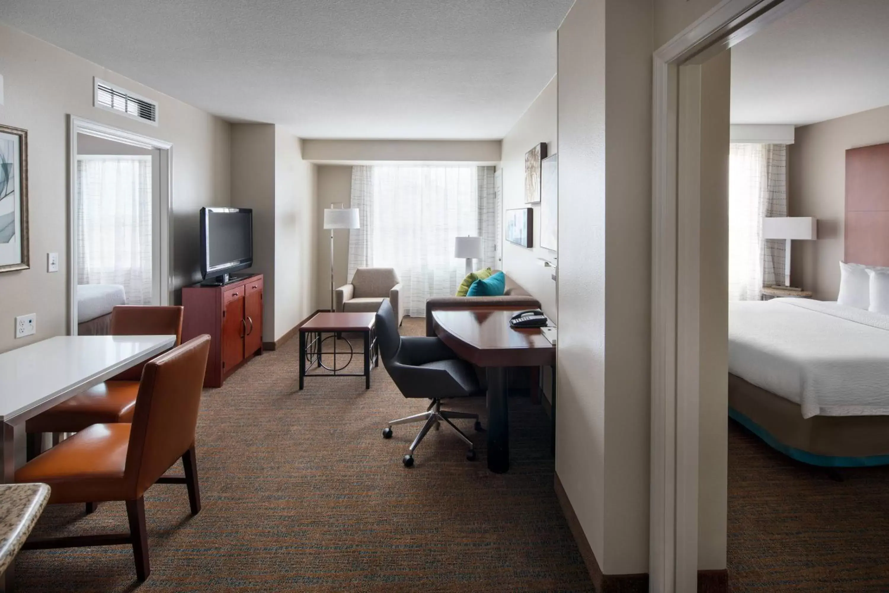 Bedroom in Residence Inn Long Beach Downtown