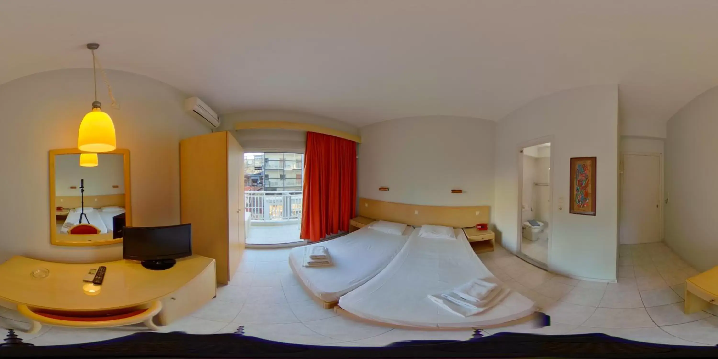 Standard Double or Twin Room with Balcony in Savoy City Hotel Standard Double or Twin Room with Balcony in Savoy City Hotel