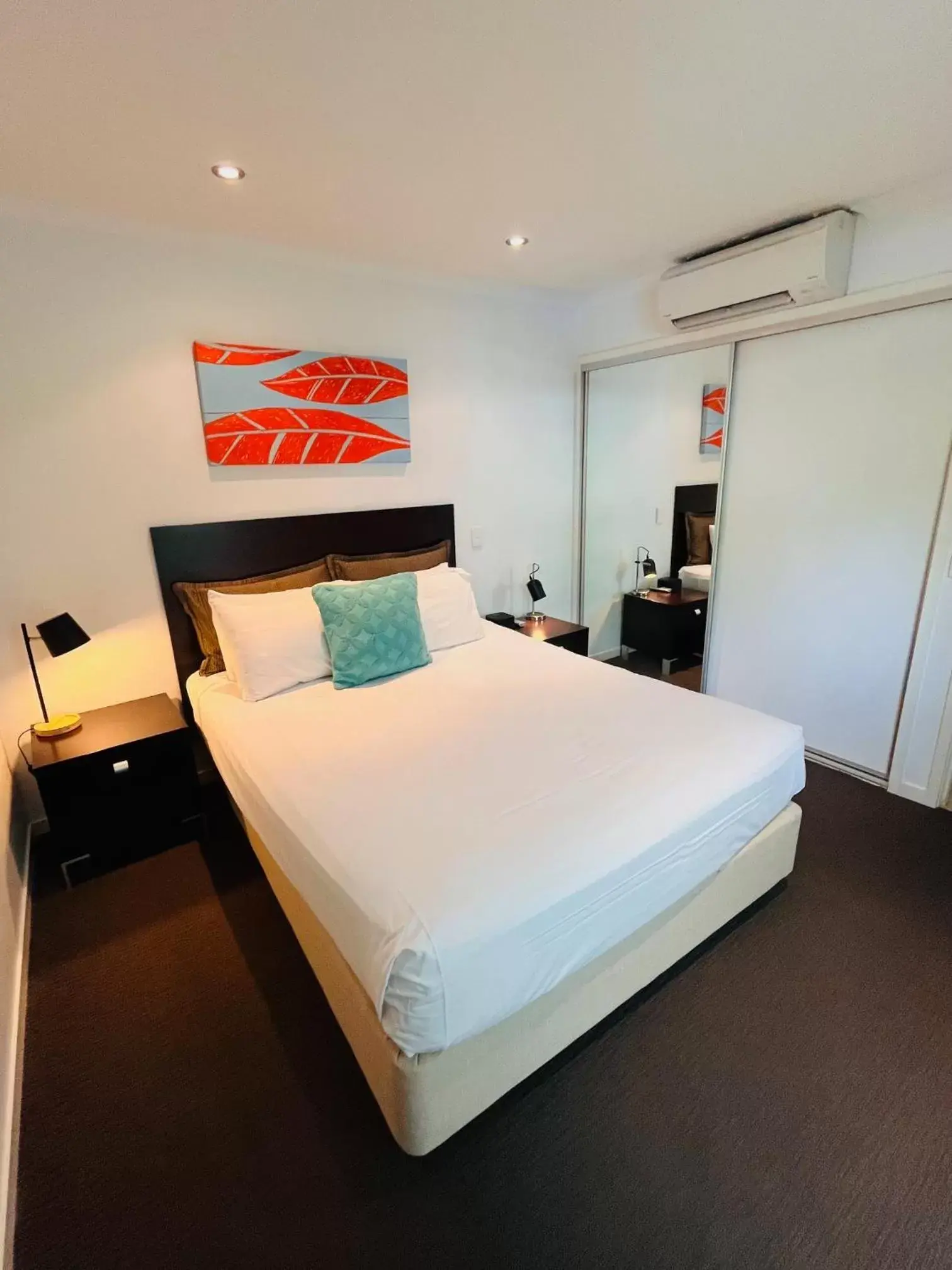 Bedroom, Bed in at Marina Shores