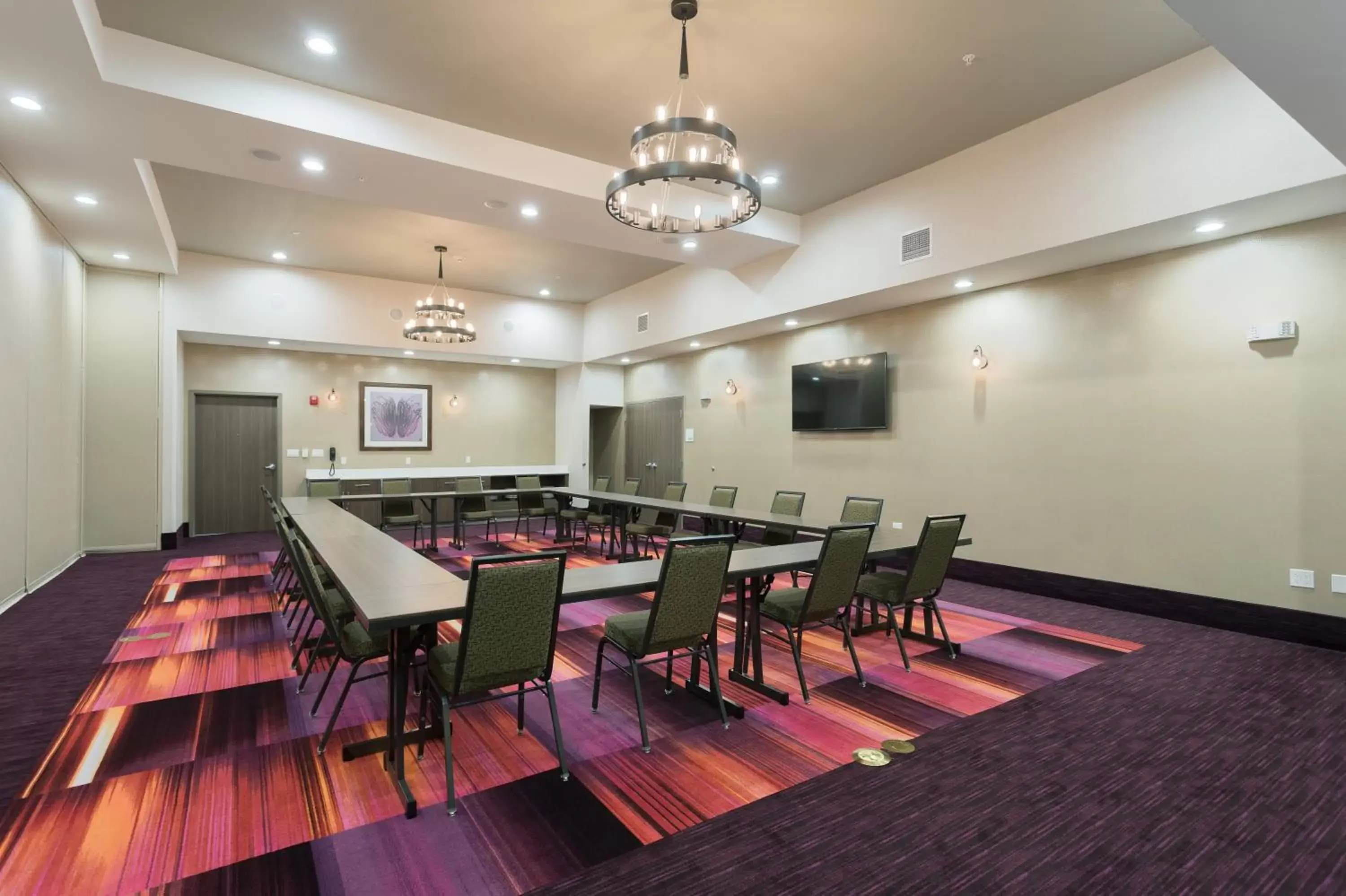 Meeting/conference room in Holiday Inn San Marcos Convention Center, an IHG Hotel