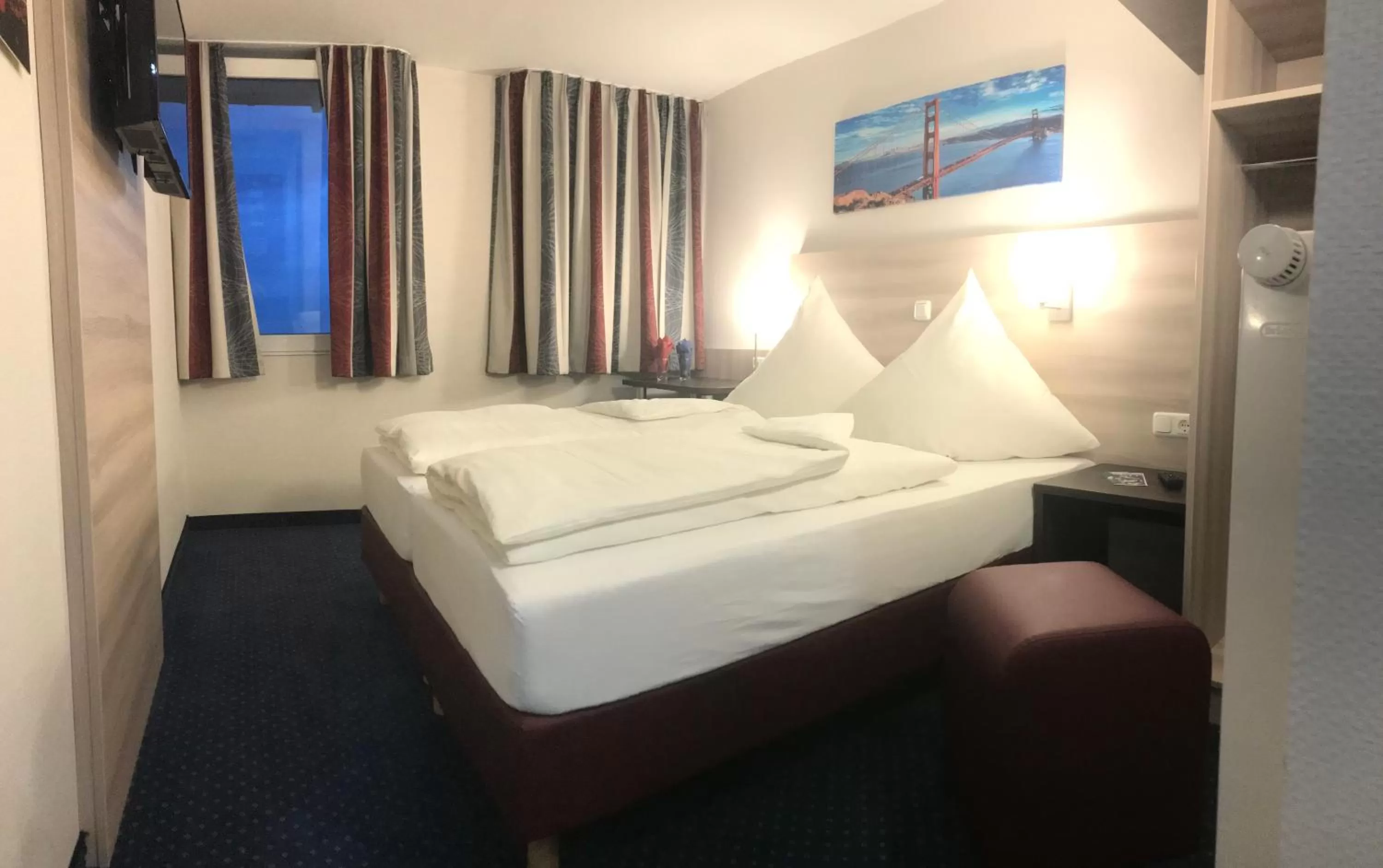 Photo of the whole room, Bed in Motel 44