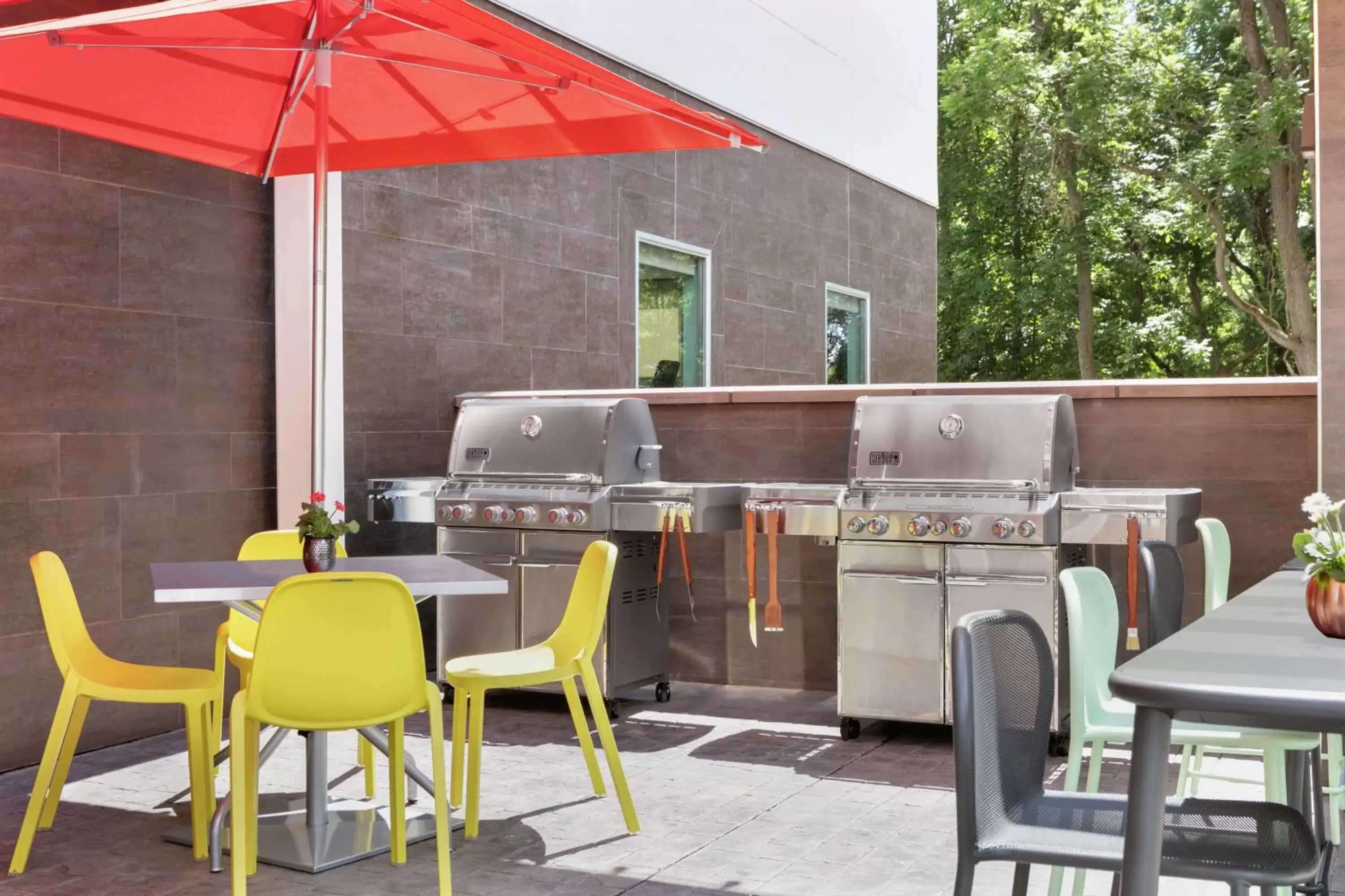 Patio, BBQ Facilities in Home2 Suites By Hilton Easton