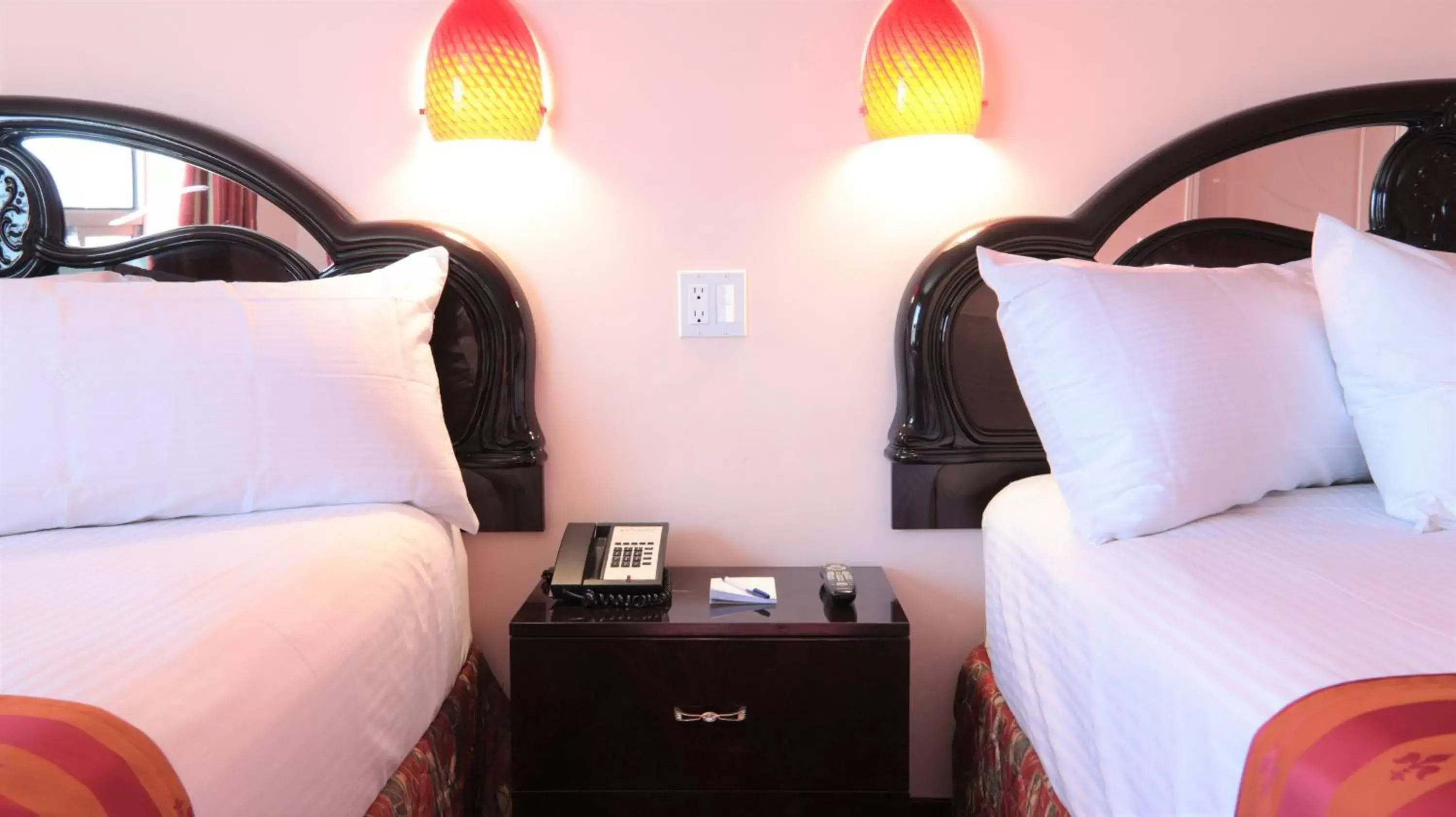 Bed in Crystal Star Inn Edmonton Airport with free shuttle to and from Airport