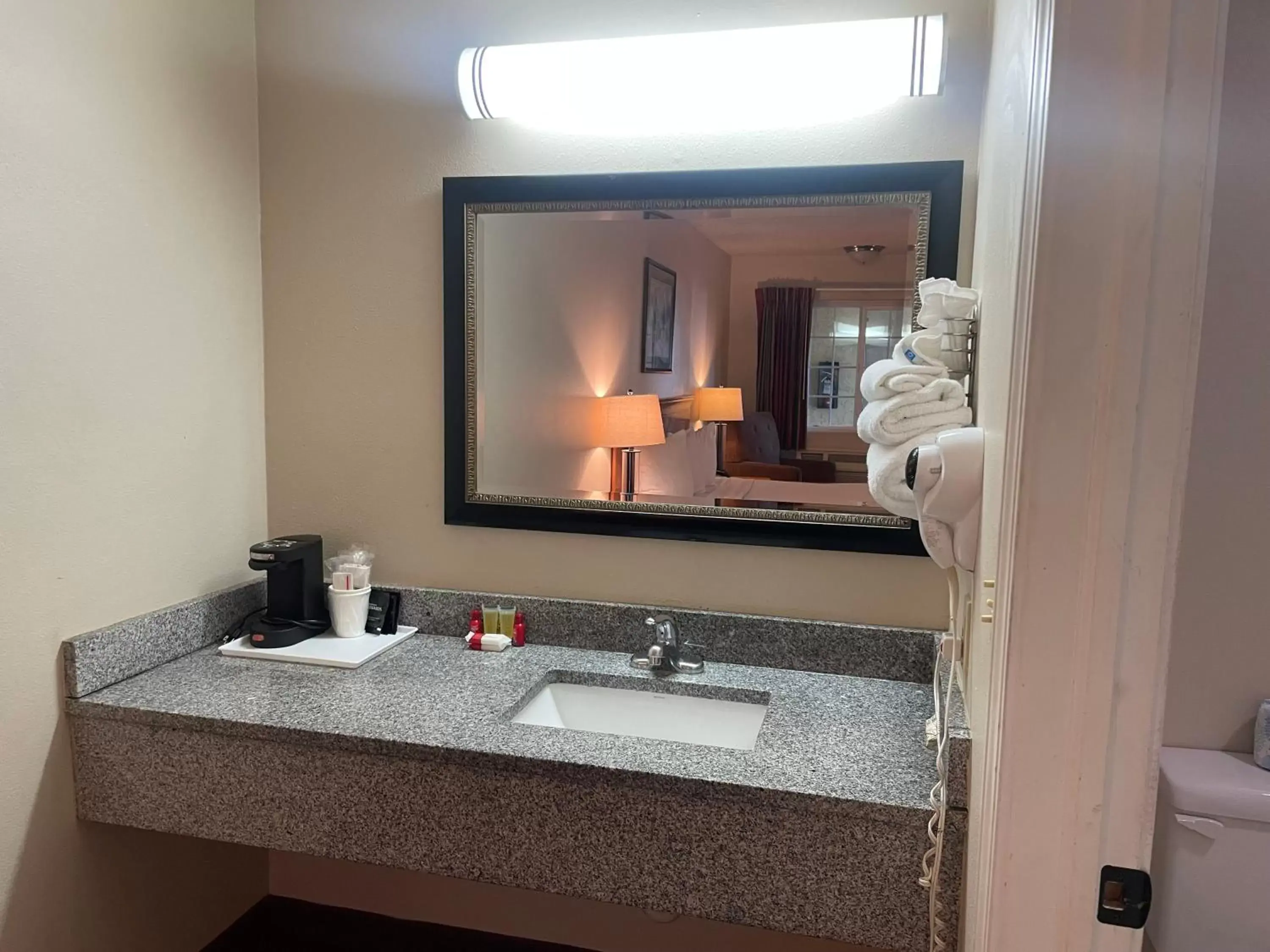 Bathroom in Skyway Inn - Seatac