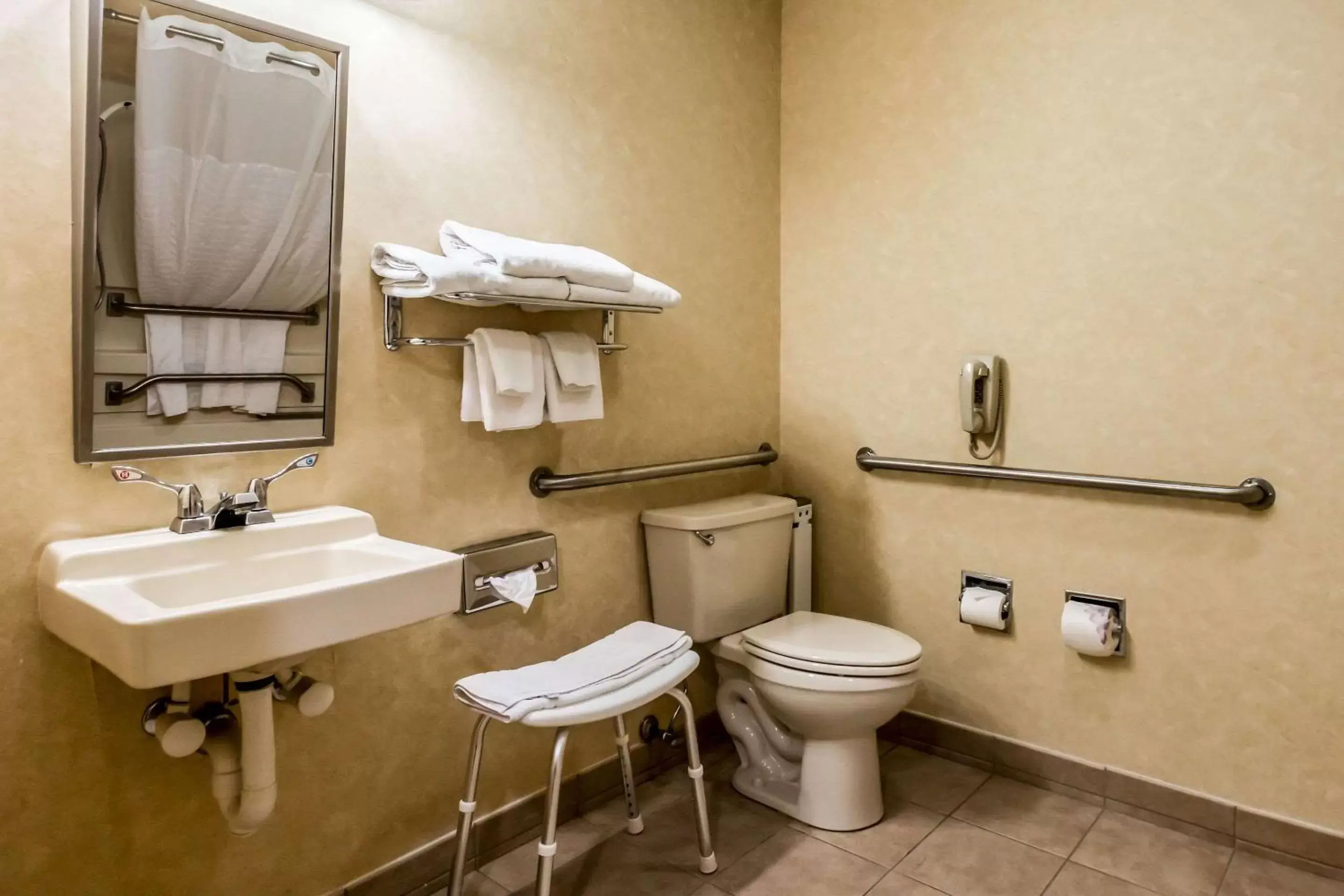 Bathroom in Comfort Inn Green River National Park Area