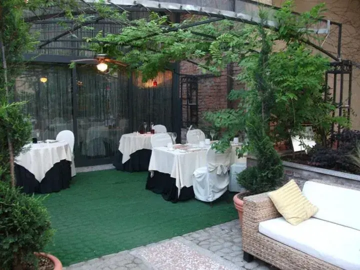 Garden view, Banquet Facilities in Albergo Cavallino