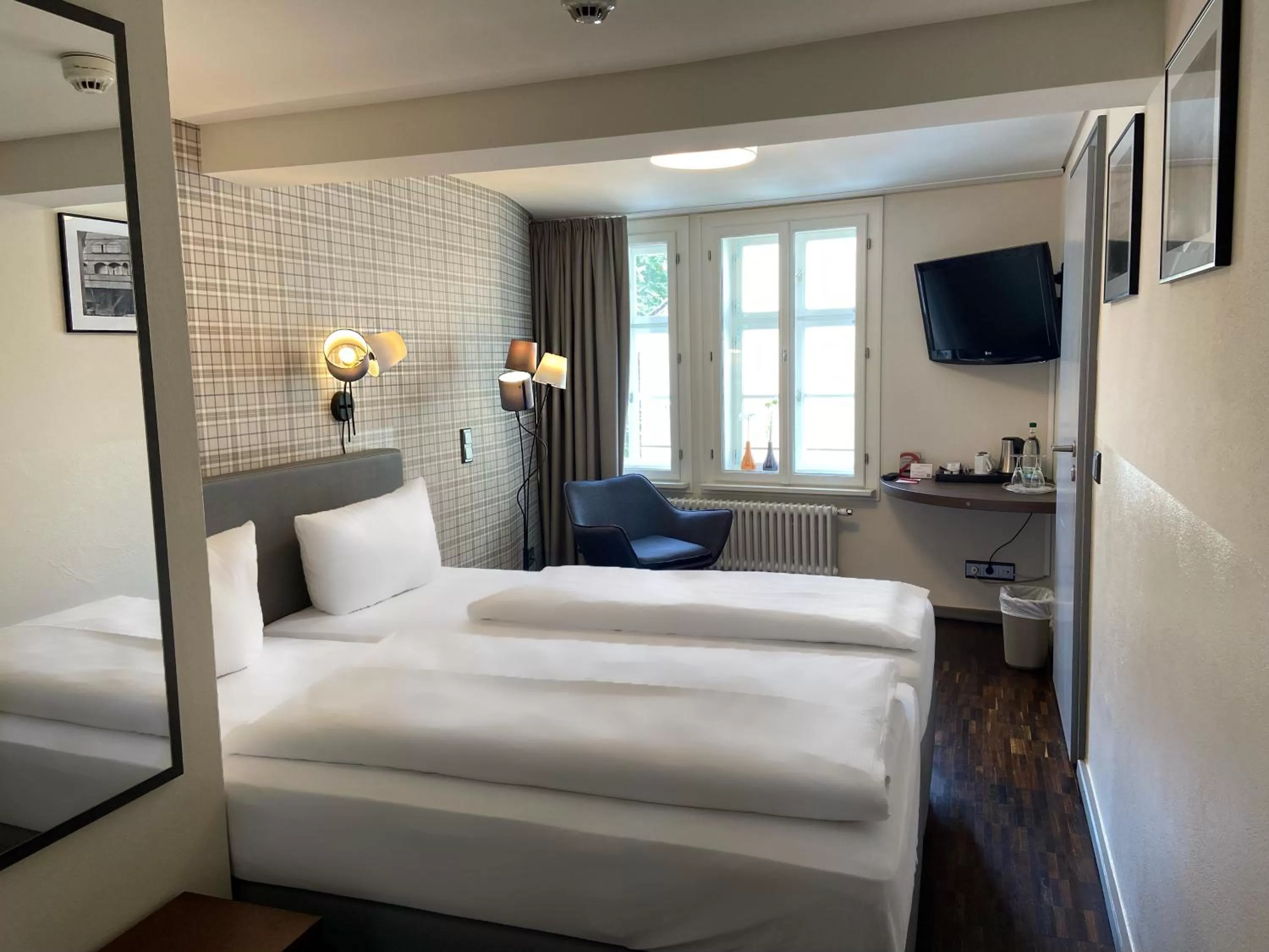 Photo of the whole room, Bed in Hotel Krämerbrücke Erfurt