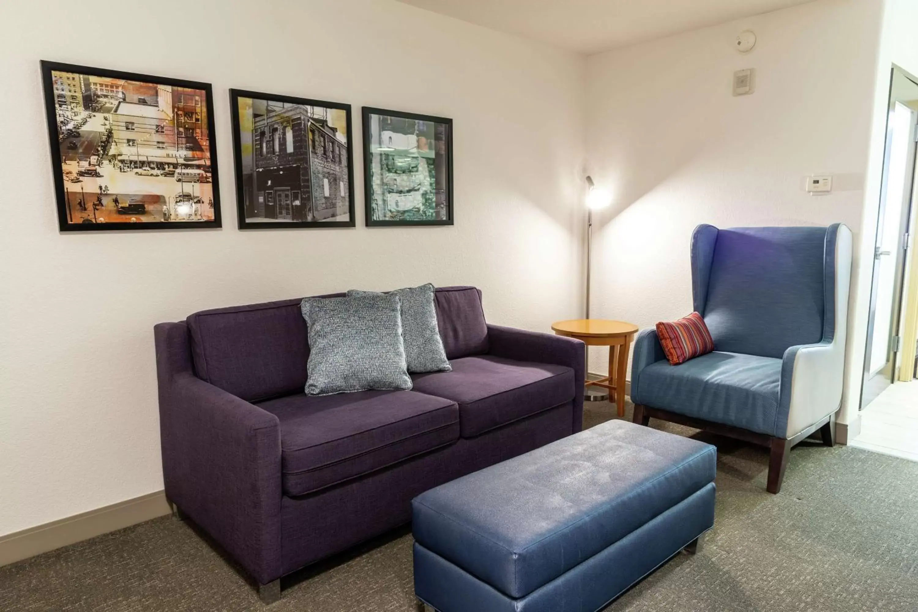Living room in Hilton Garden Inn West Des Moines Living room in Hilton Garden Inn West Des Moines