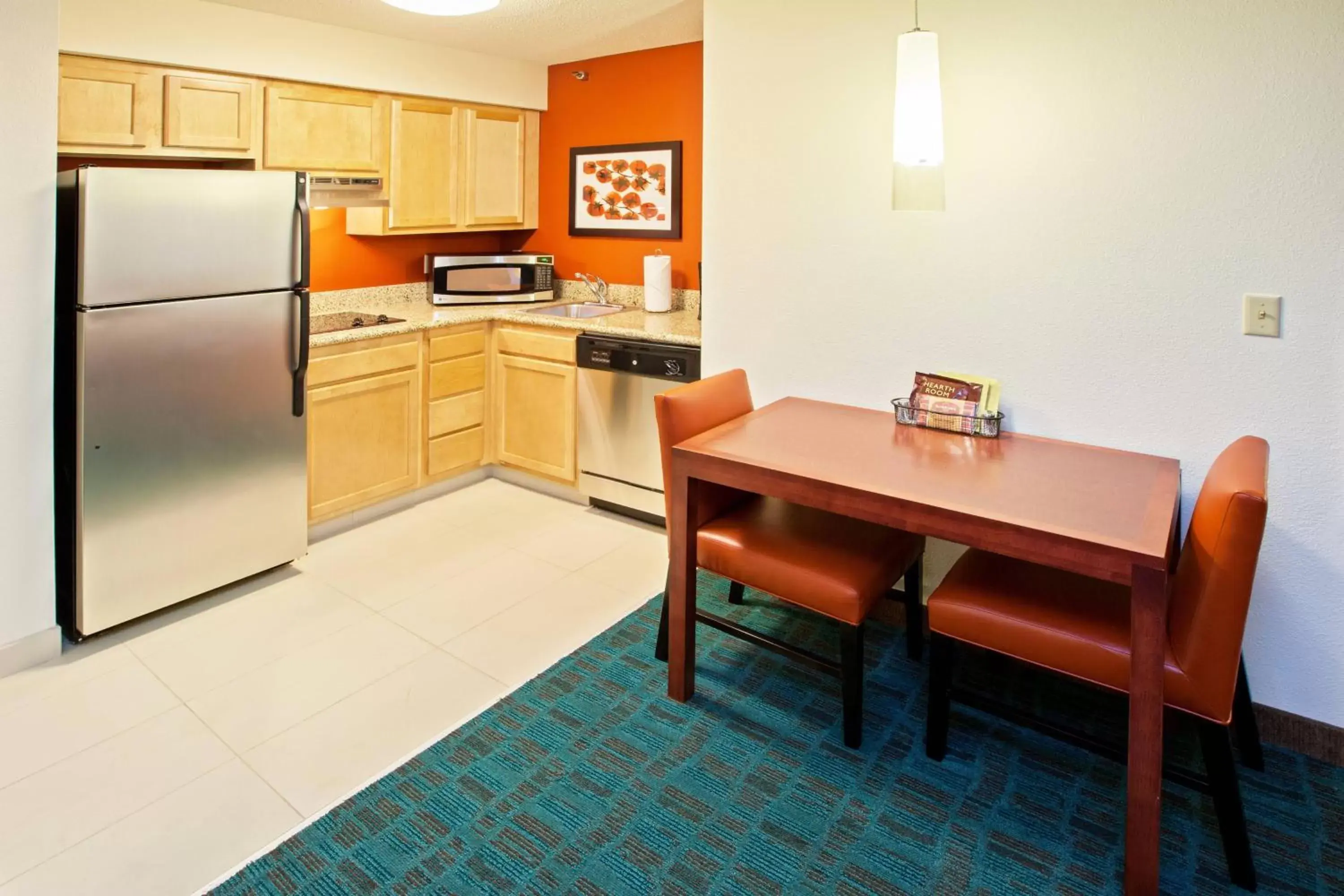 Photo of the whole room, Kitchen/Kitchenette in Residence Inn Indianapolis Fishers