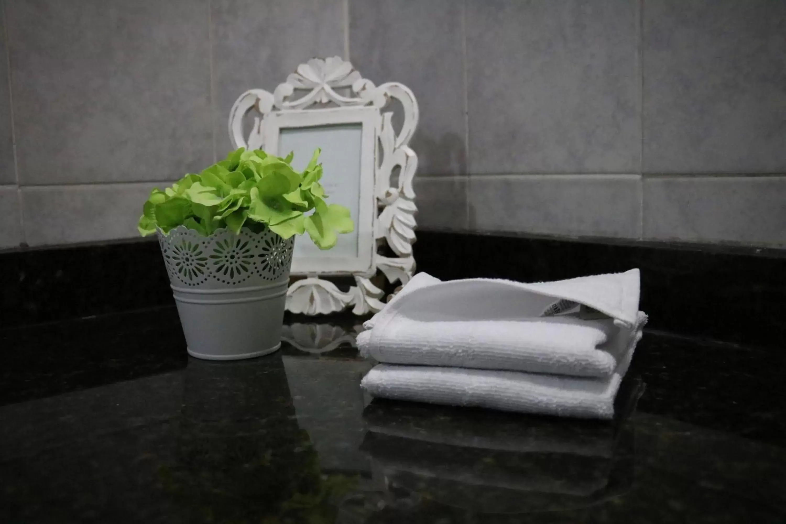 towels, Bathroom in Hotel Suites Bernini