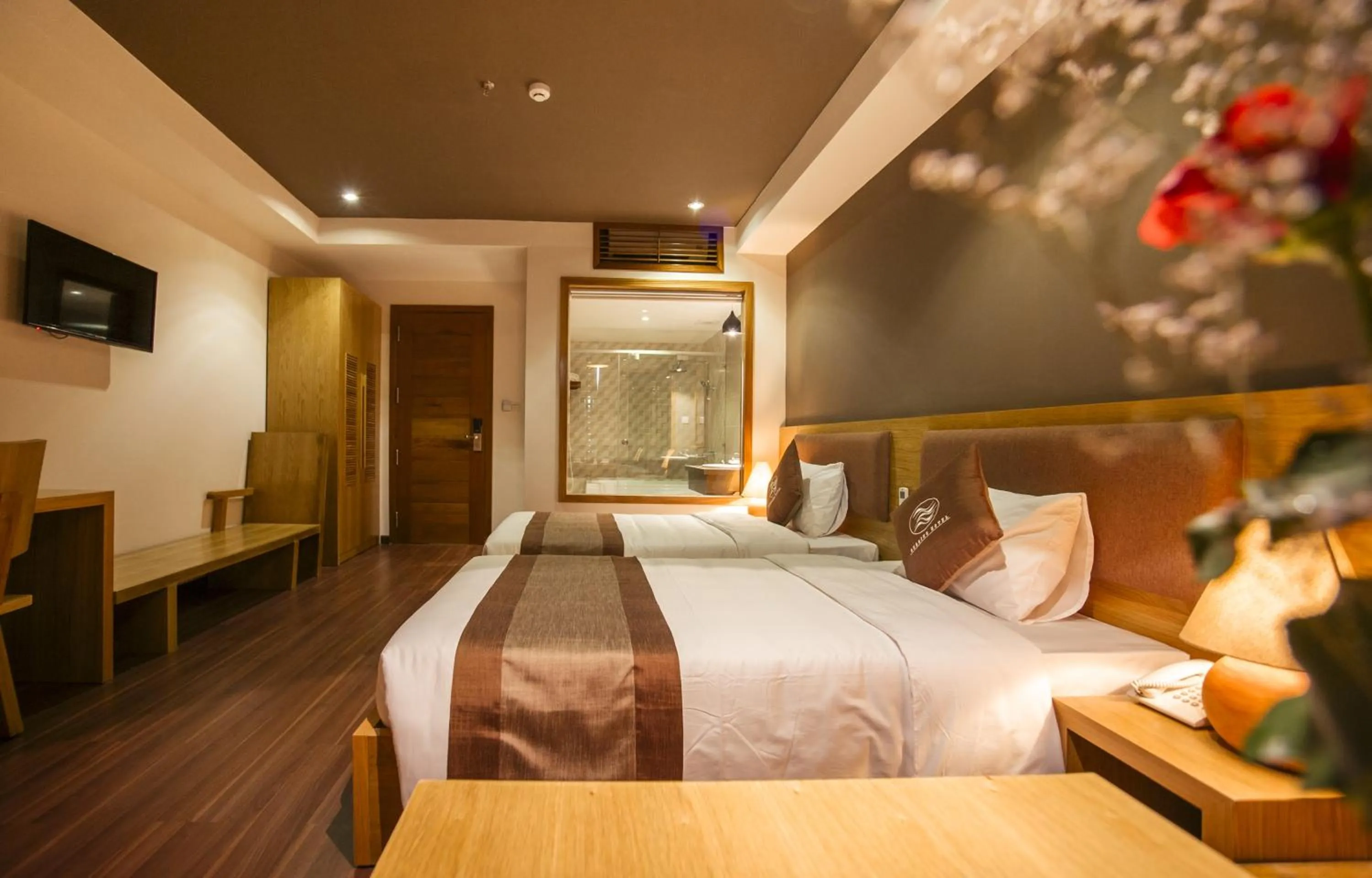 Bathroom, Bed in Seasing Boutique Hotel