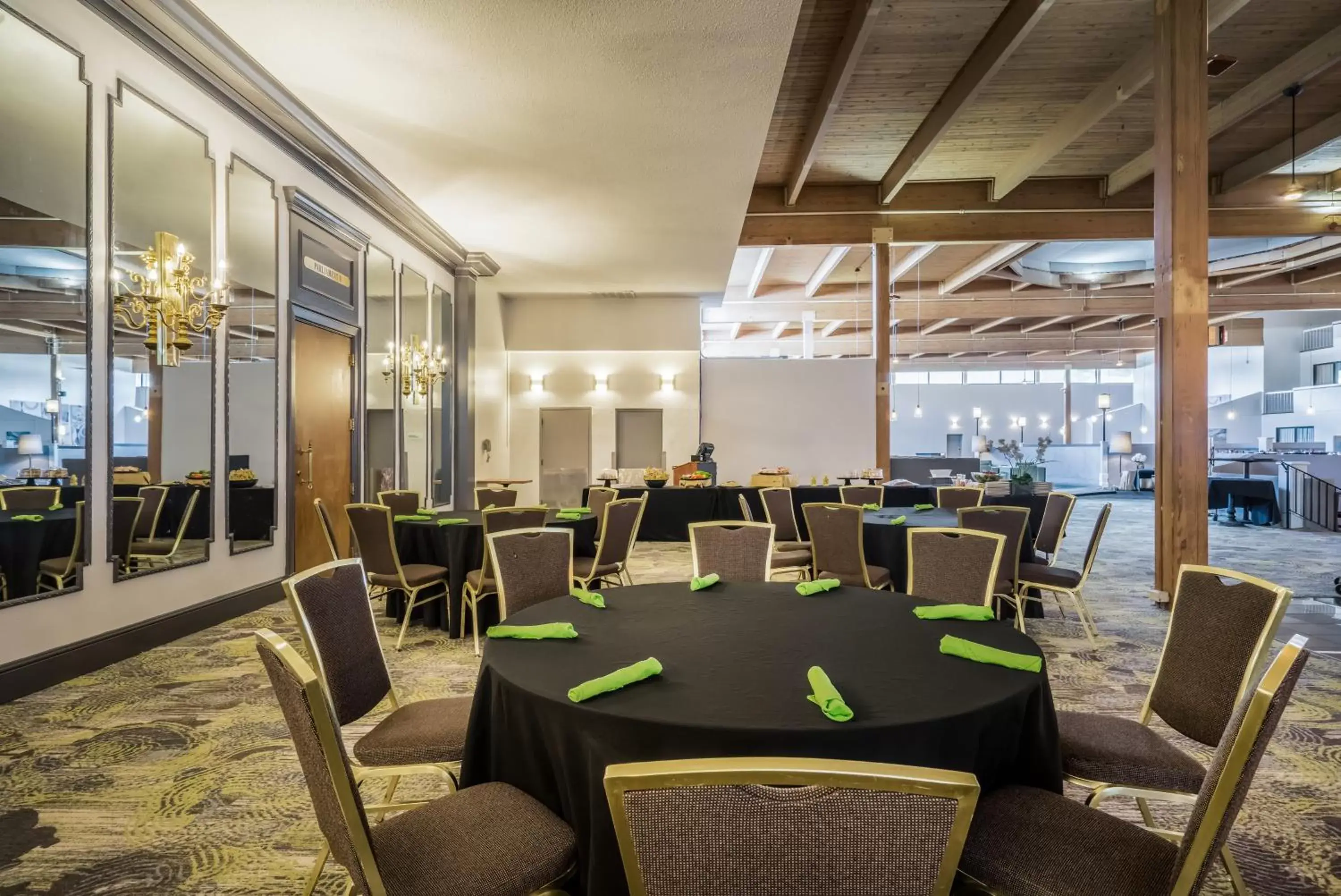 Meeting/conference room, Restaurant/Places to Eat in enVision Hotel & Conference Center Mansfield-Foxboro