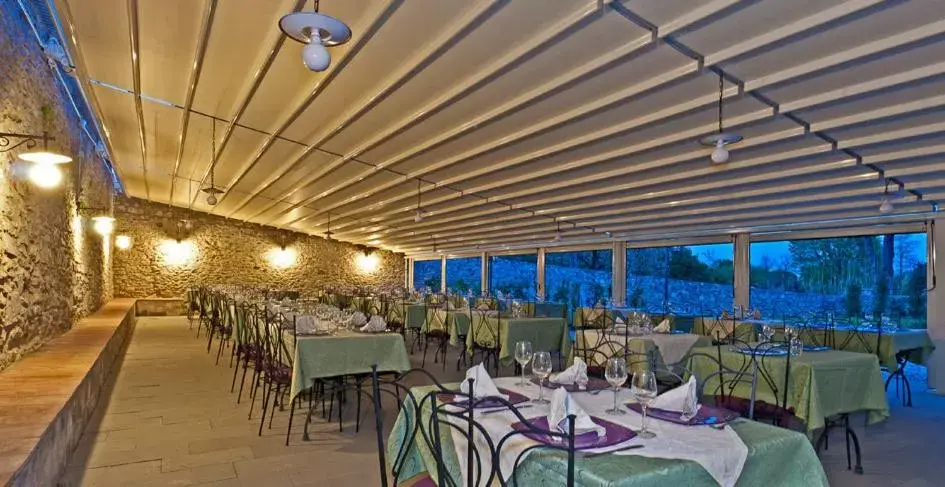 Restaurant/Places to Eat in Hotel Villa Cheli