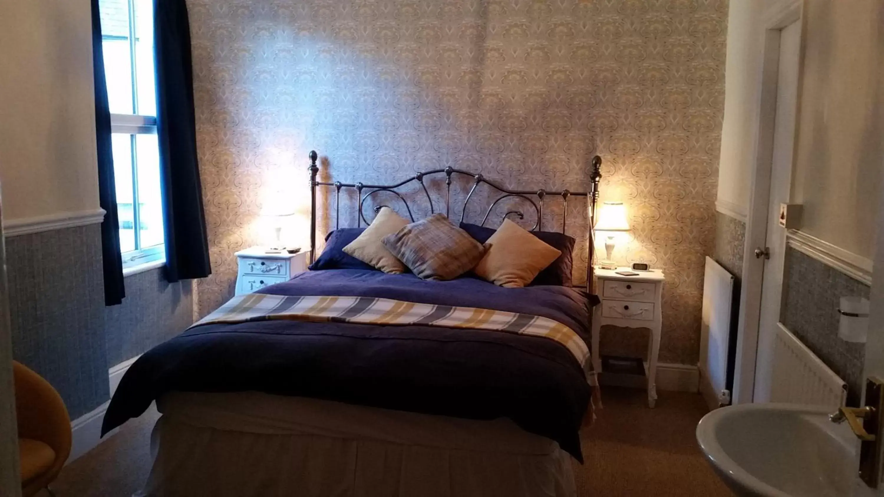 Bedroom, Bed in Brooklands Guest House