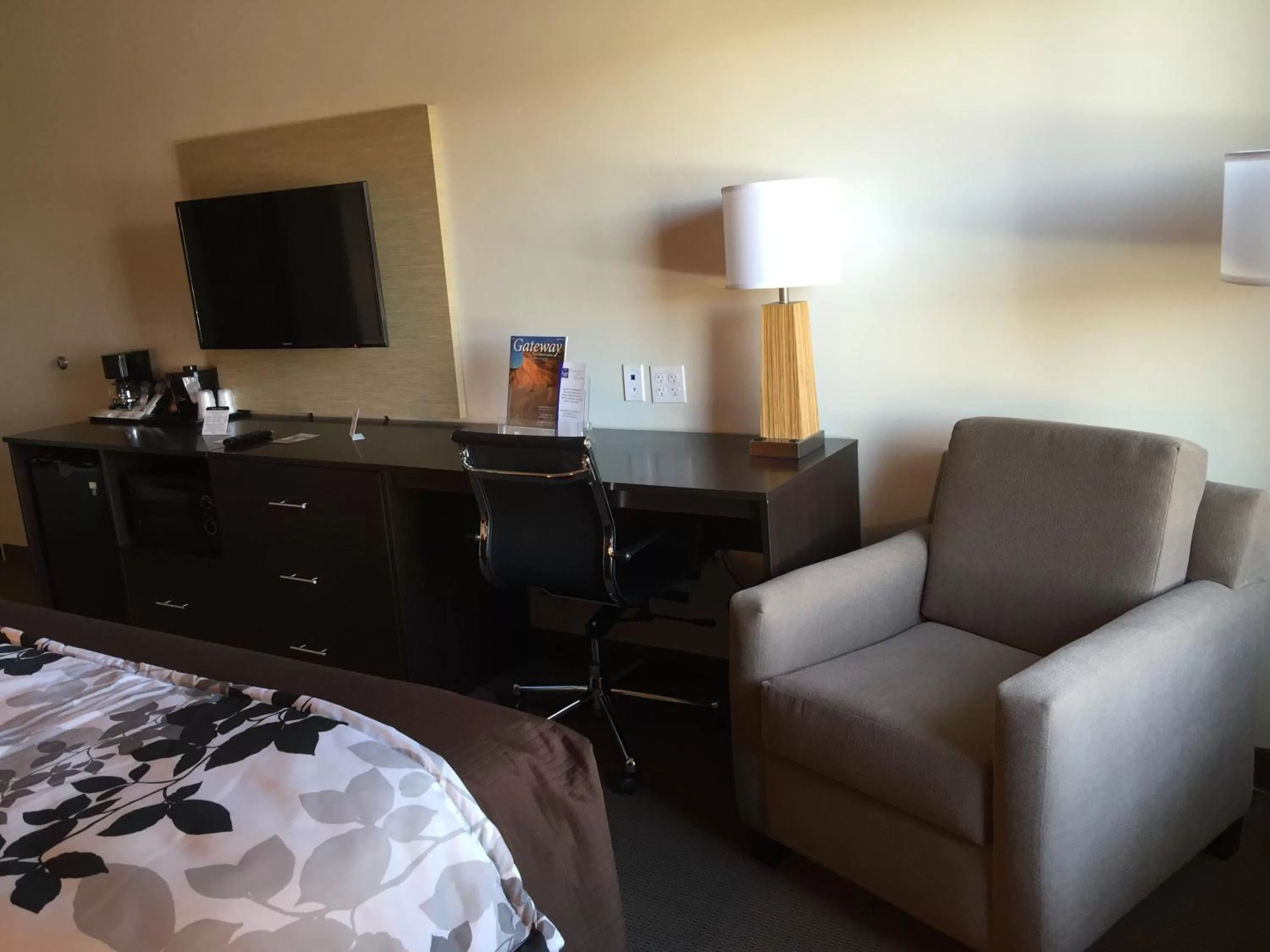 King Room with Balcony - Non Smoking in Sleep Inn & Suites Page at Lake Powell