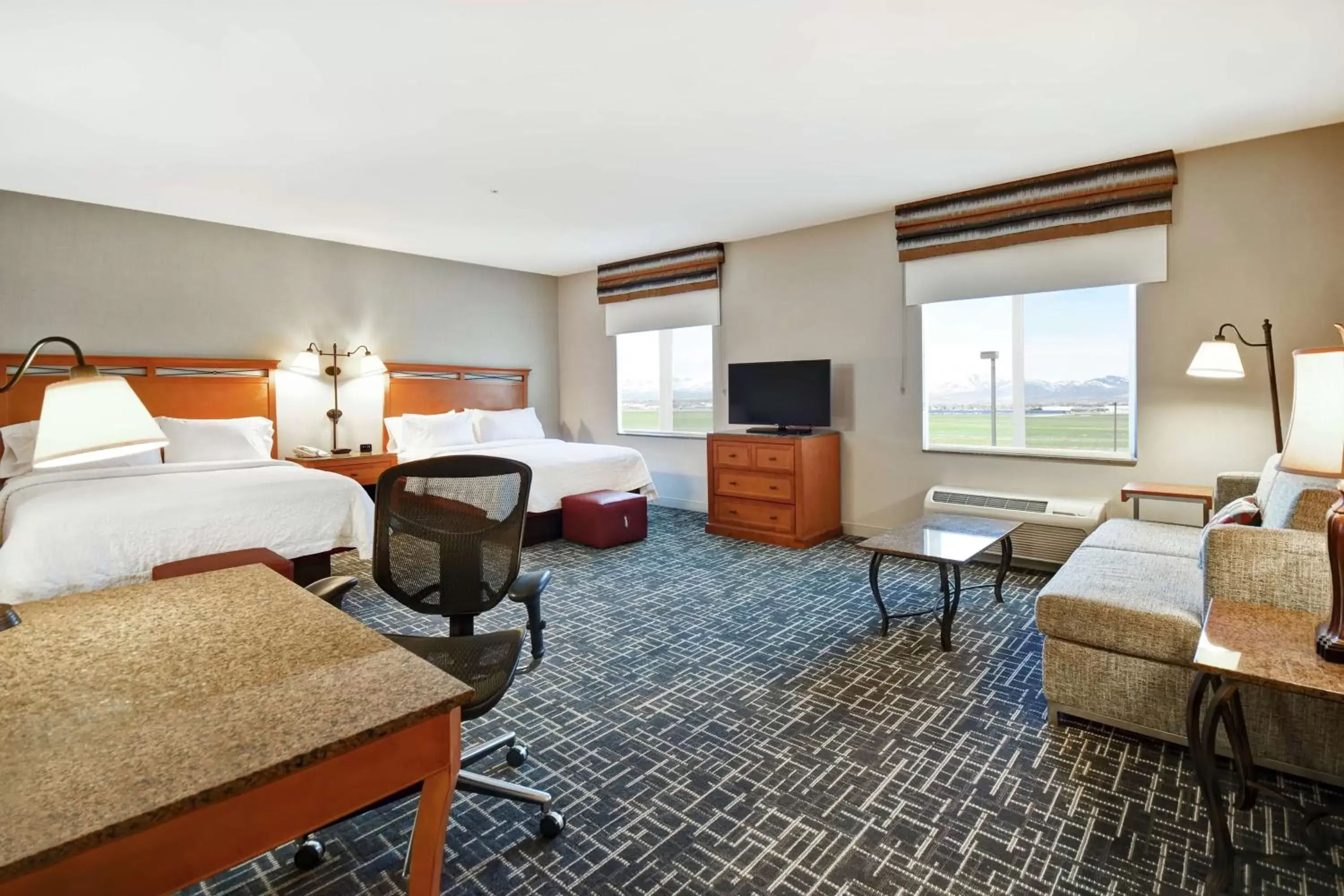 Bed in Hampton Inn & Suites Salt Lake City-West Jordan