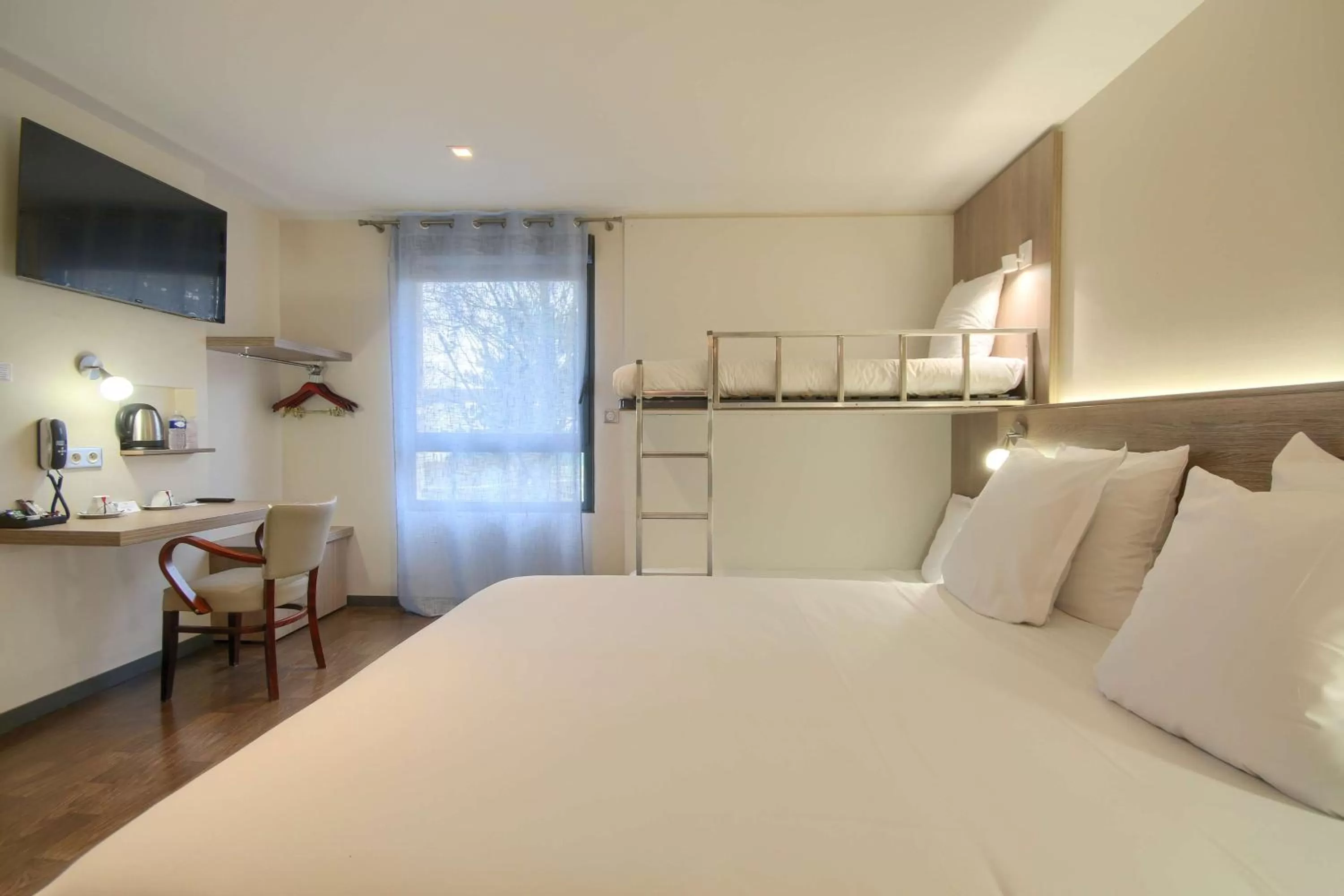 Photo of the whole room, Bed in Sure Hotel by Best Western Reims Nord