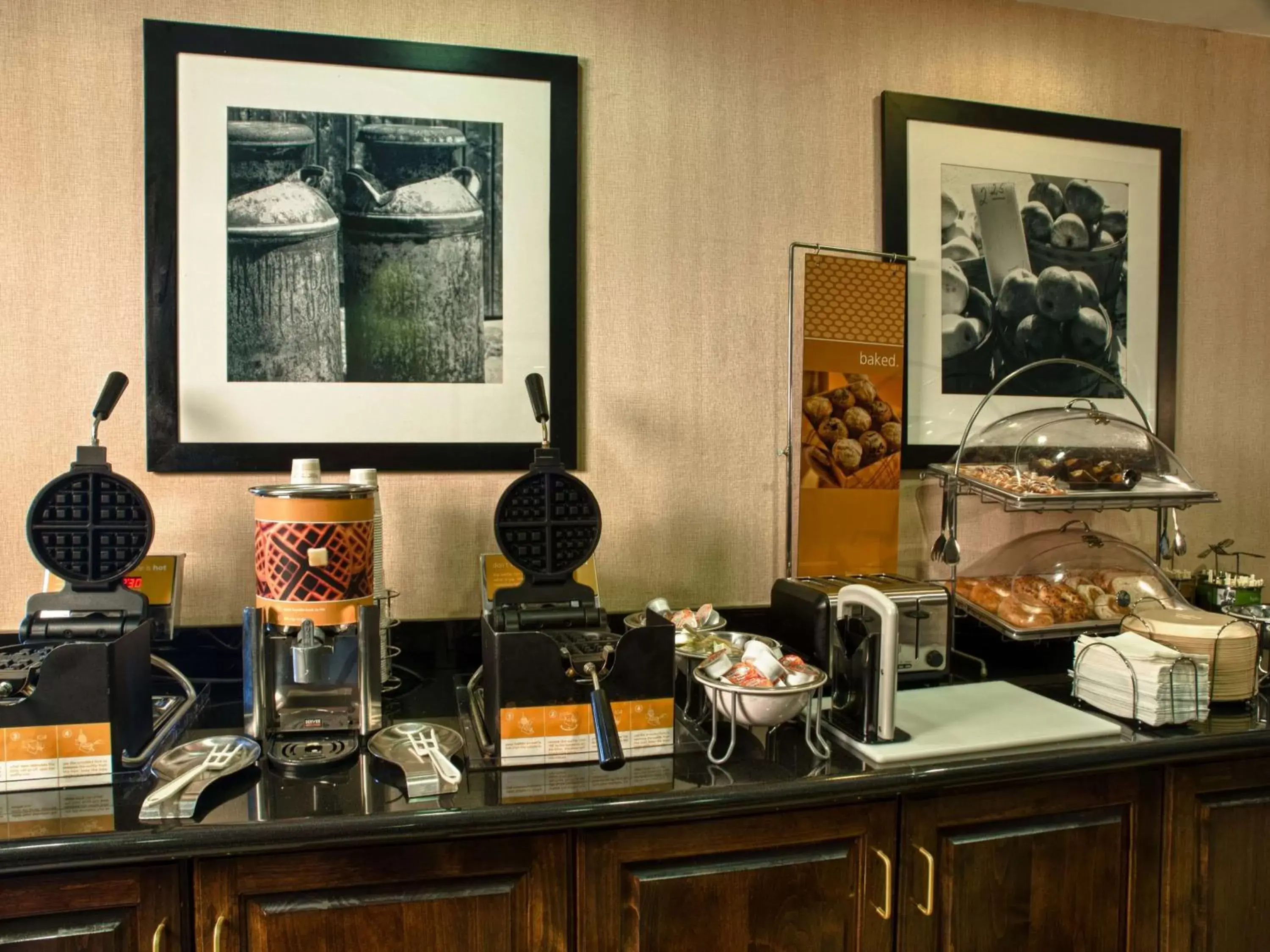 Dining area, Restaurant/Places to Eat in Hampton Inn Spring Lake Fayetteville