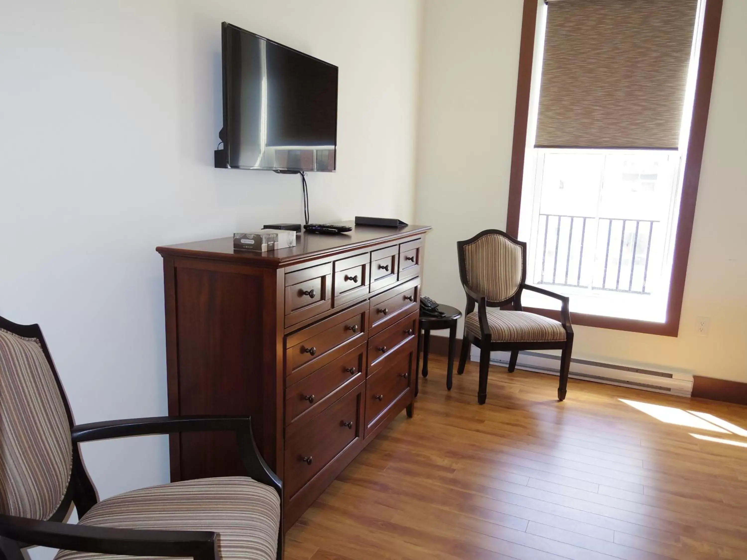 TV/Entertainment Center in Water Suites