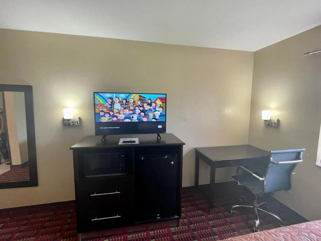 Super 8 by Wyndham Paris IL