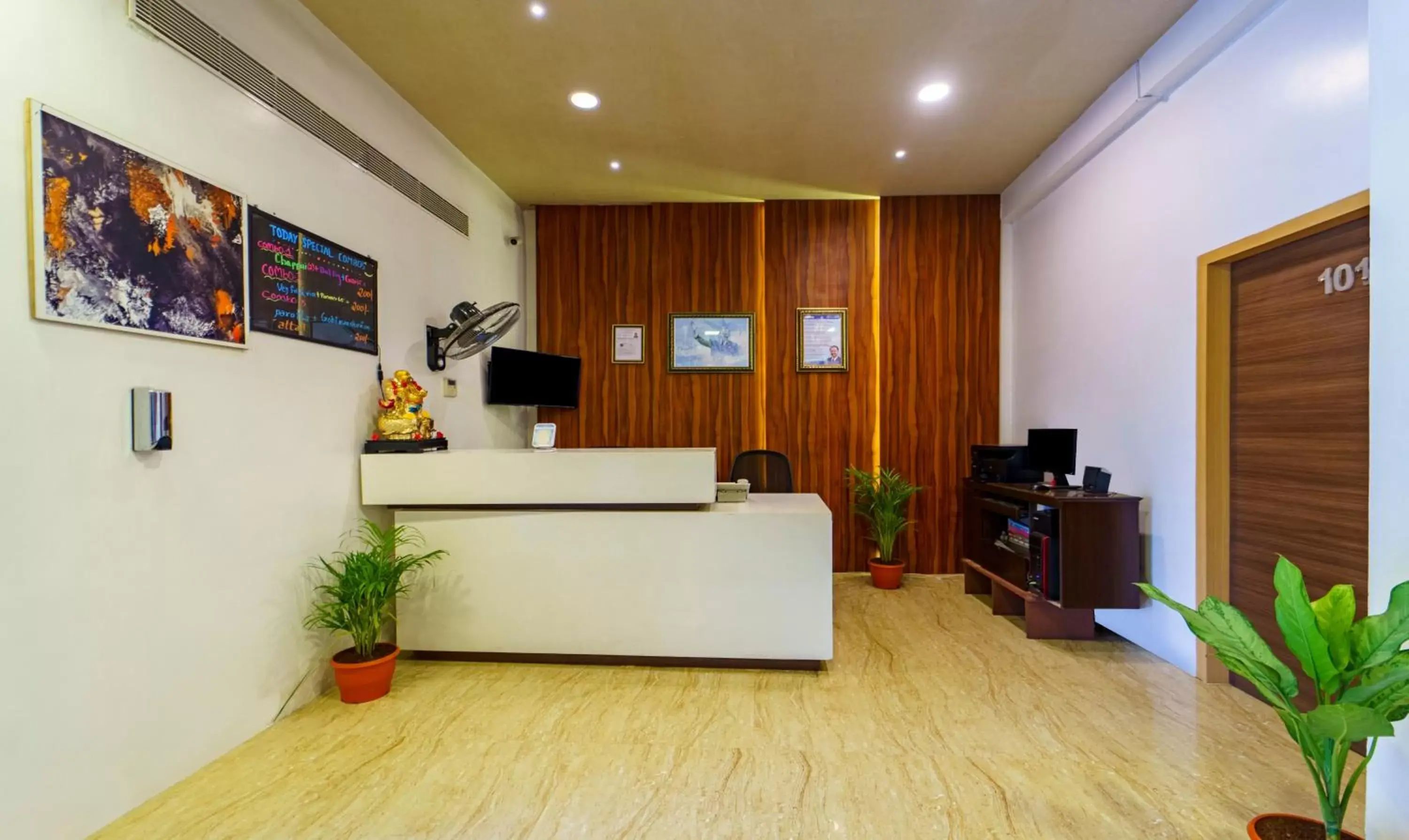Lobby or reception in Treebo Golden Swan Tambaram Lobby or reception in Treebo Golden Swan Tambaram