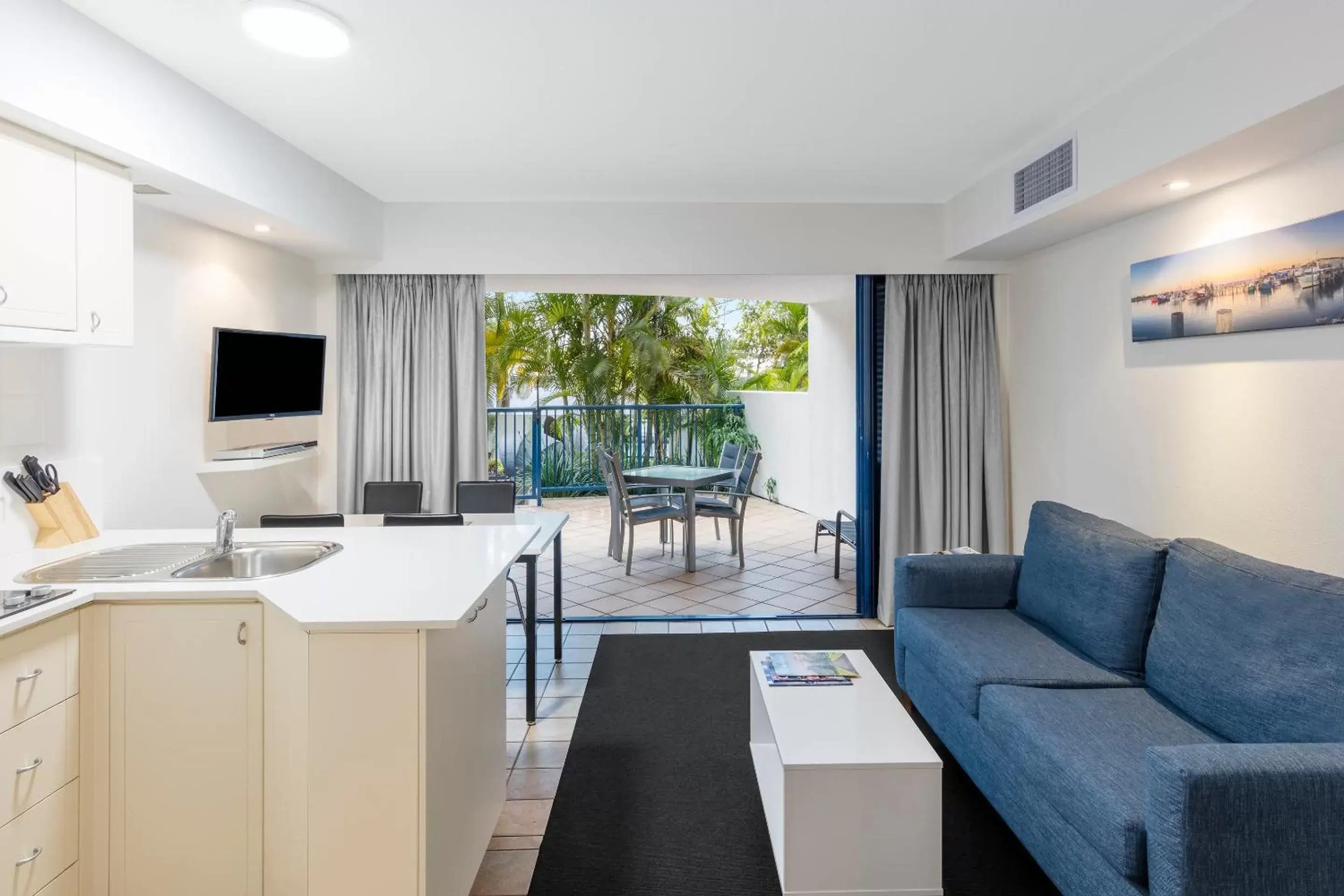 Living room, Seating Area in Ramada Resort by Wyndham Golden Beach