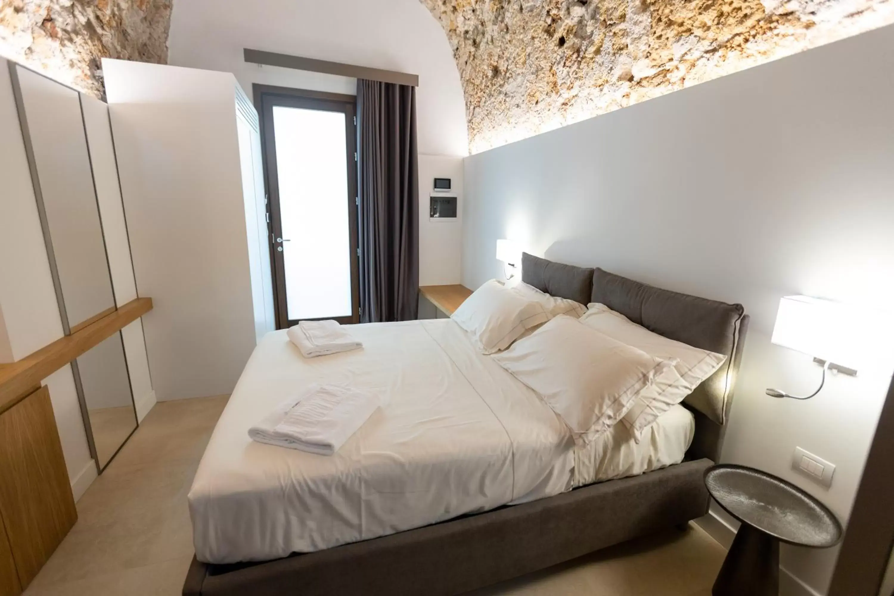 Bed in Bastione Spasimo Boutique Hotel