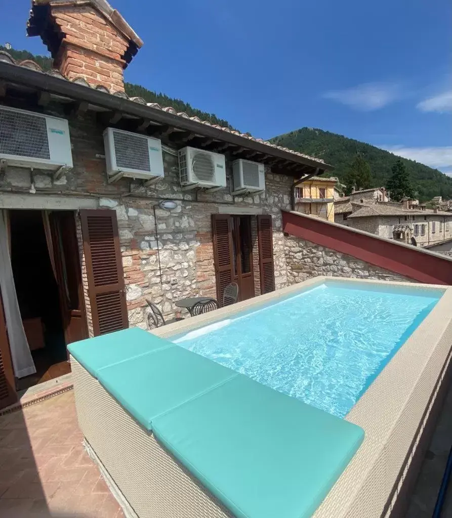 Swimming Pool in Bosone Palace