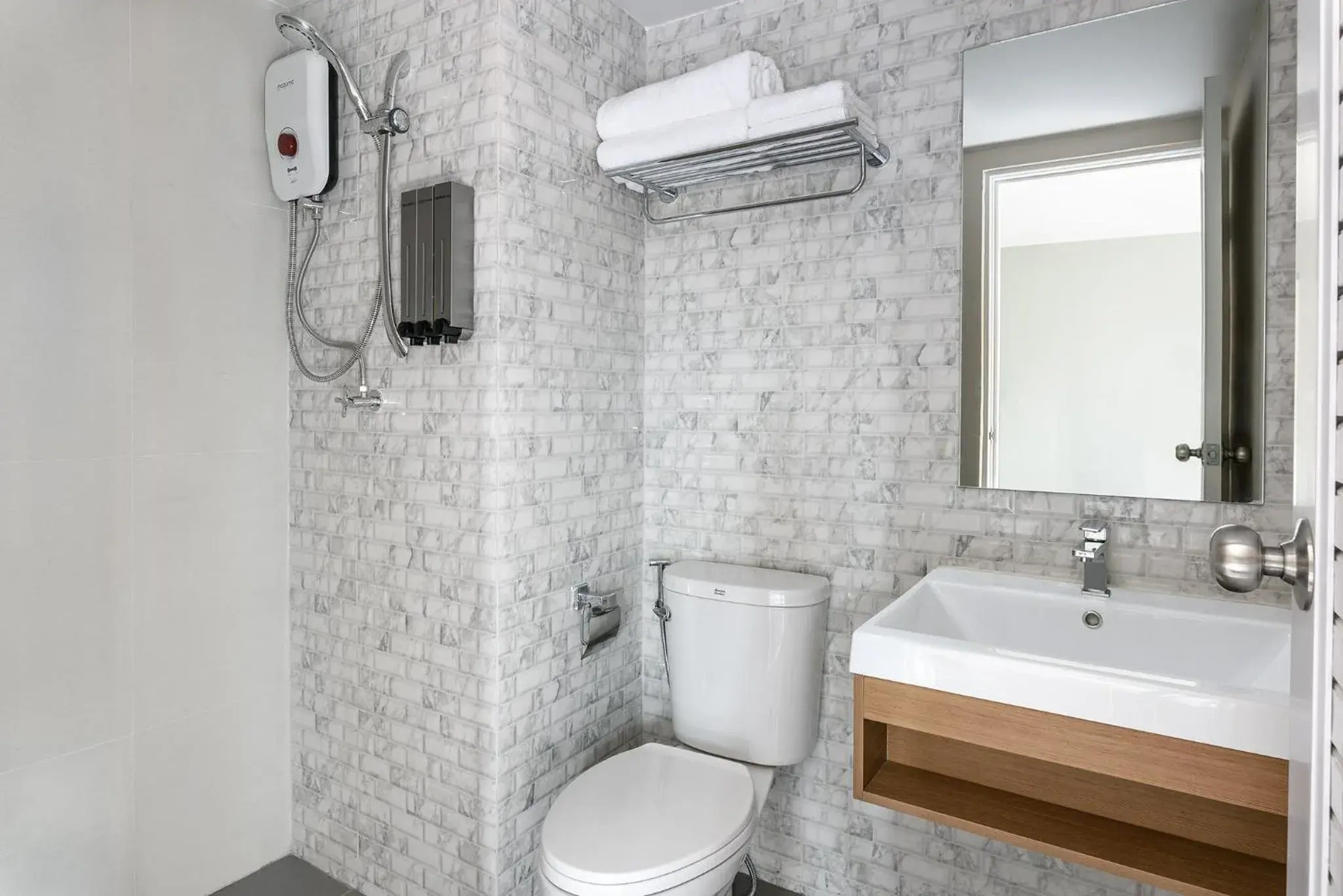 Shower, Bathroom in Travelier Hostel
