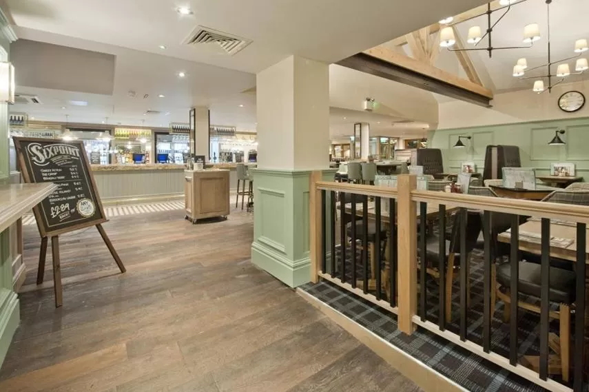 Restaurant/Places to Eat in The Queen Hotel Wetherspoon