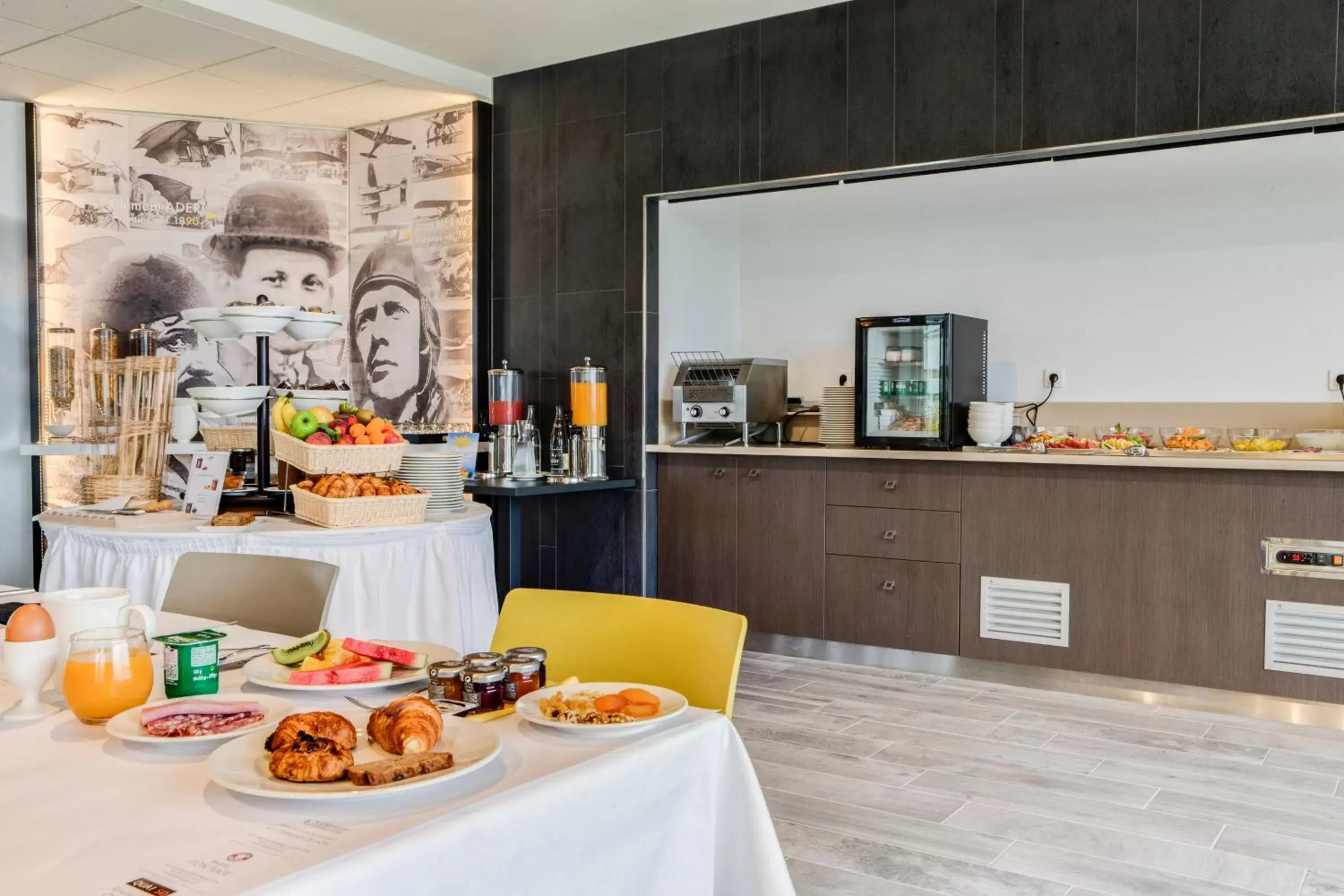 Continental breakfast, Restaurant/Places to Eat in Hotel ParKest