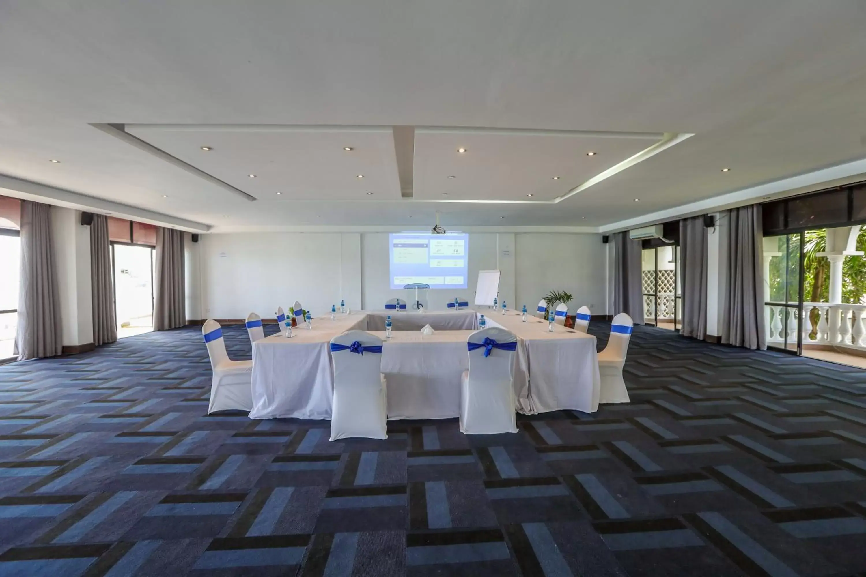 Meeting/conference room in CityBlue Creekside Hotel & Suites