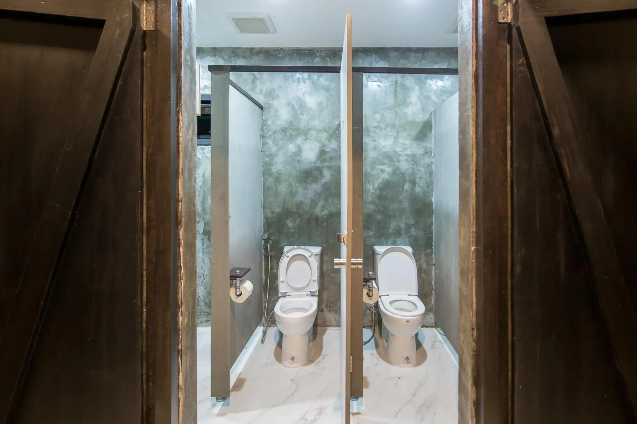 Toilet, Bathroom in Yindee Travellers Lodge
