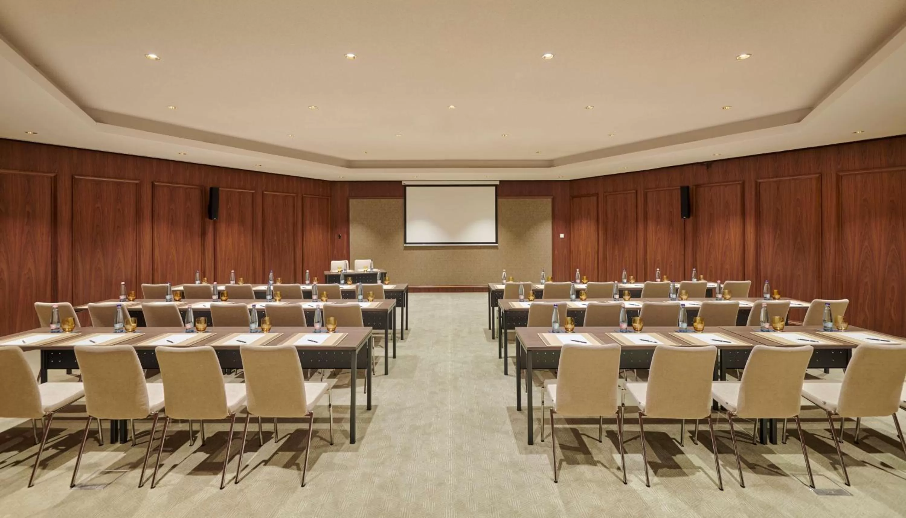 Meeting/conference room in Párisi Udvar Hotel Budapest, part of Hyatt