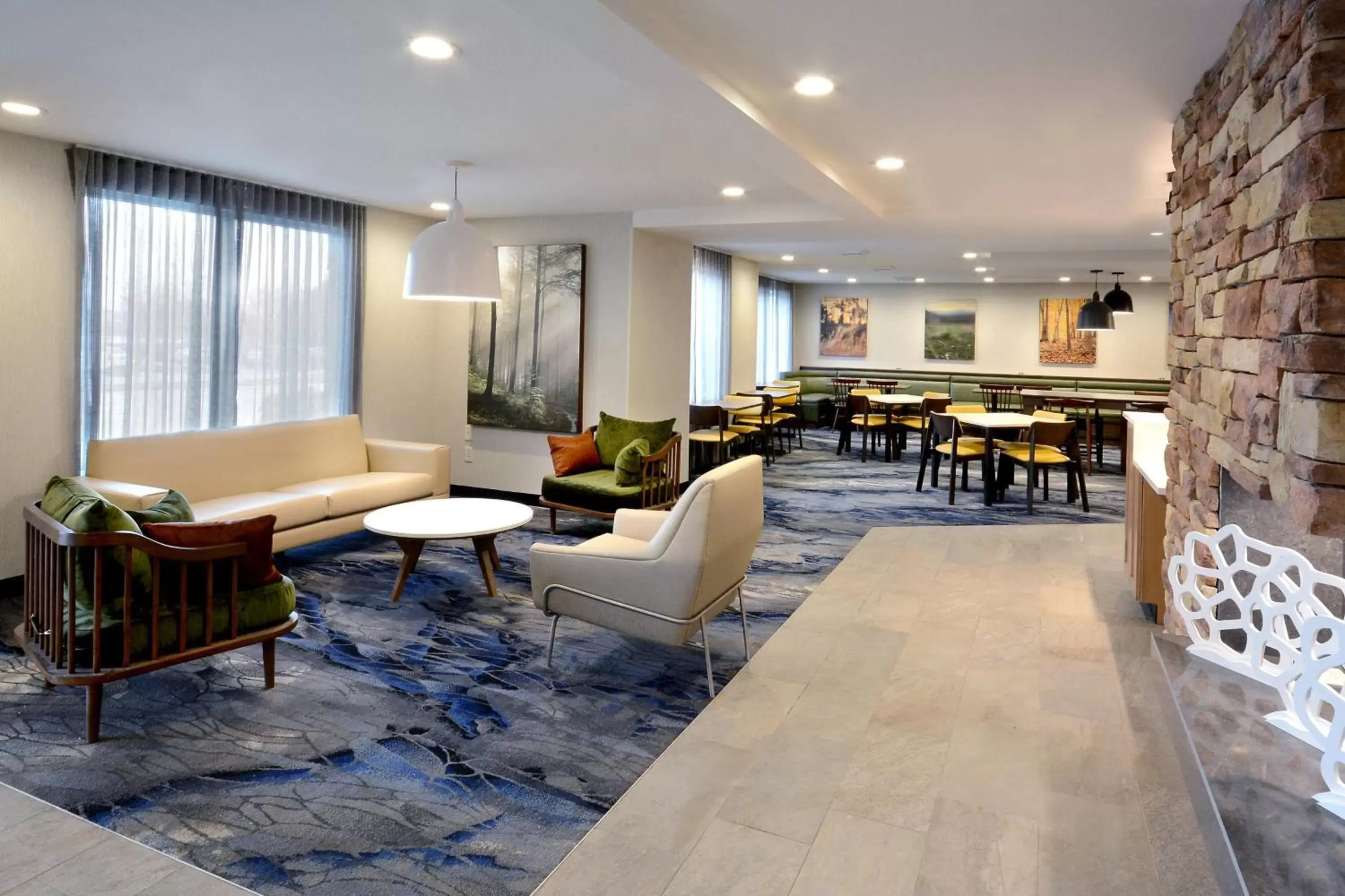 Lobby or reception, Lounge/Bar in Fairfield Inn Greensboro Airport