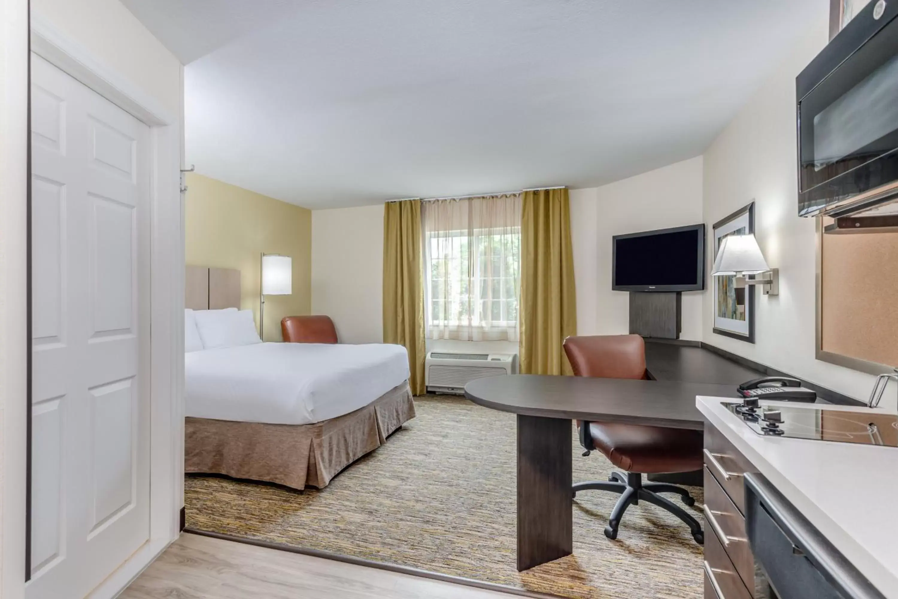 Photo of the whole room, Bed in Candlewood Suites Secaucus by IHG Photo of the whole room, Bed in Candlewood Suites Secaucus by IHG