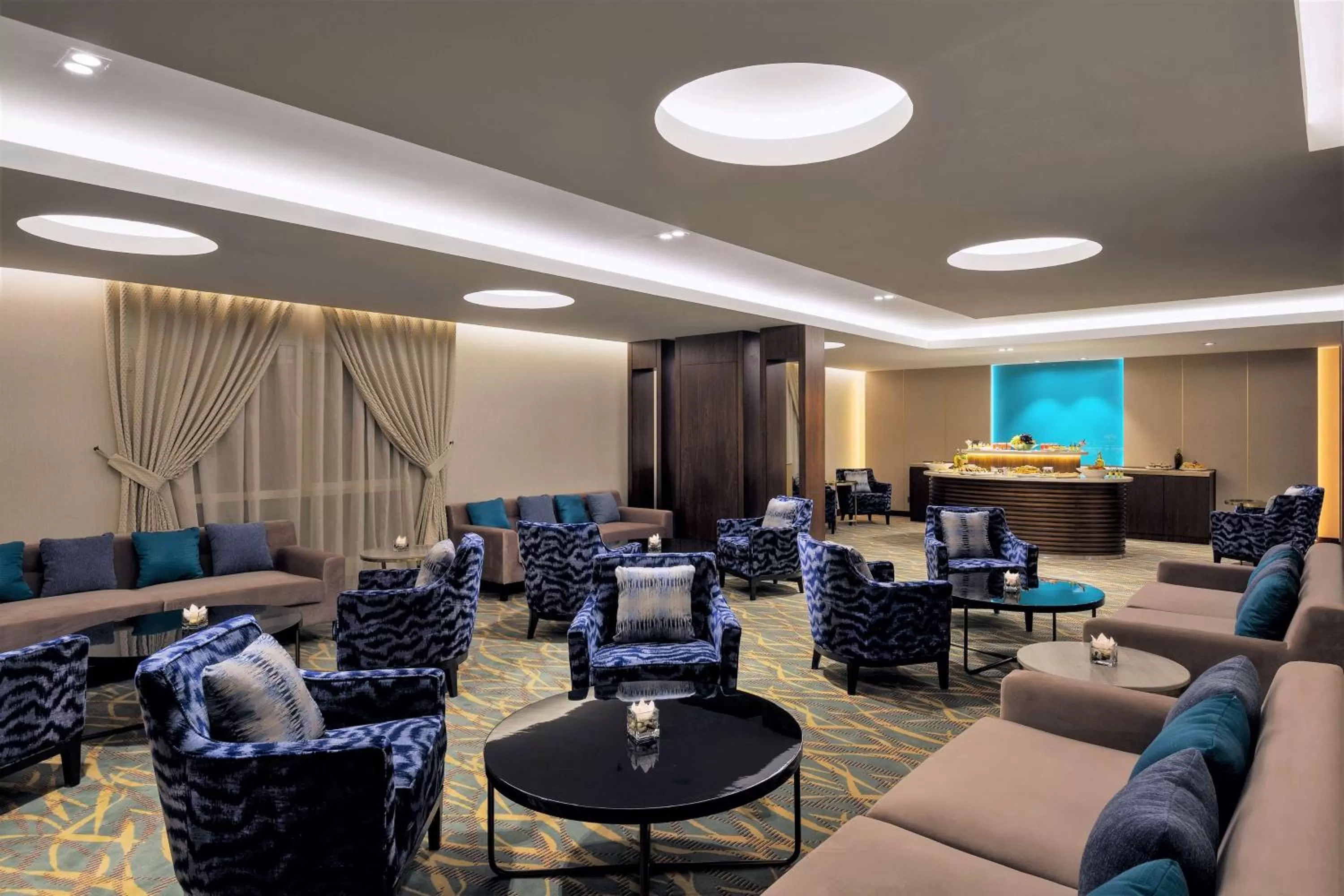 Lounge or bar in Radisson Blu Hotel, Jeddah Al Salam