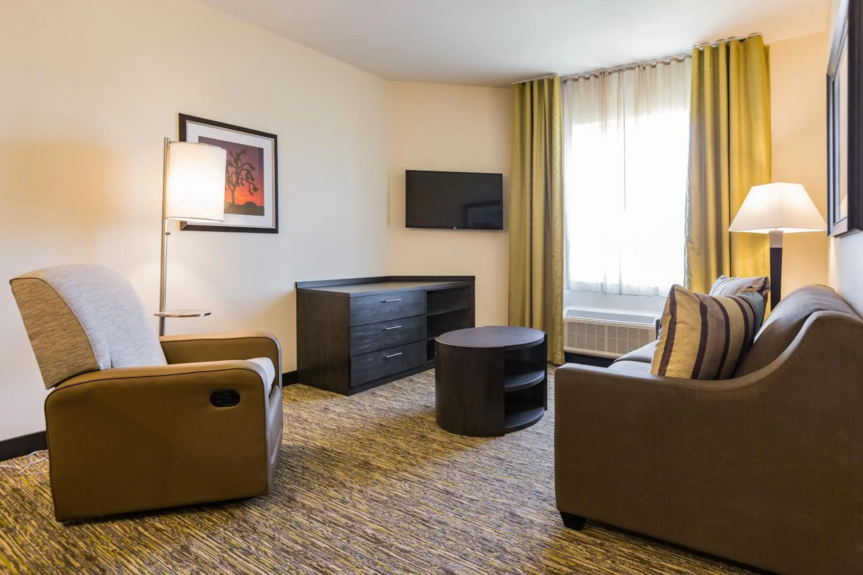 Photo of the whole room, Seating Area in Candlewood Suites - Buda - Austin SW, an IHG Hotel