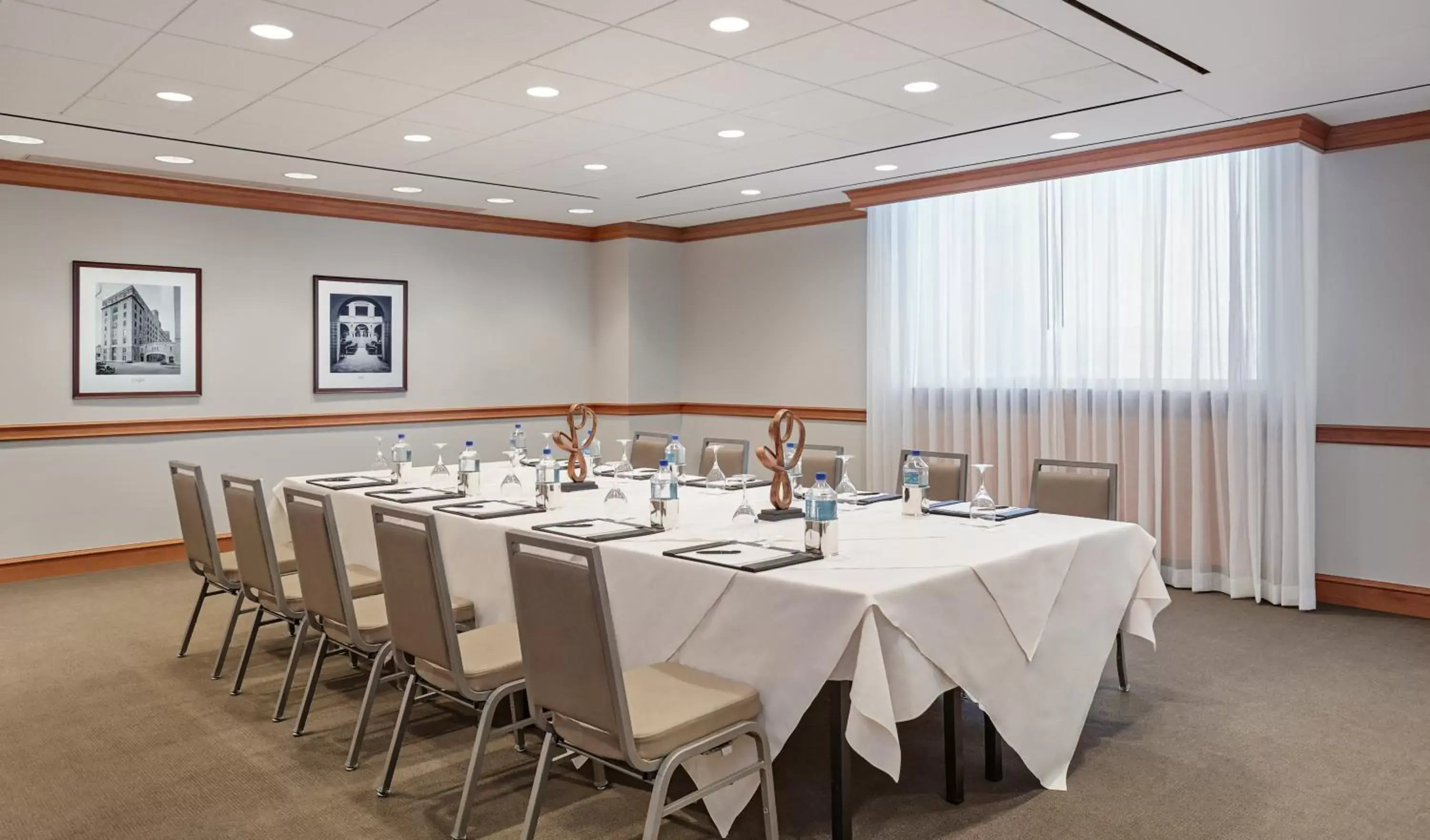 Meeting/conference room in InterContinental Cleveland, an IHG Hotel