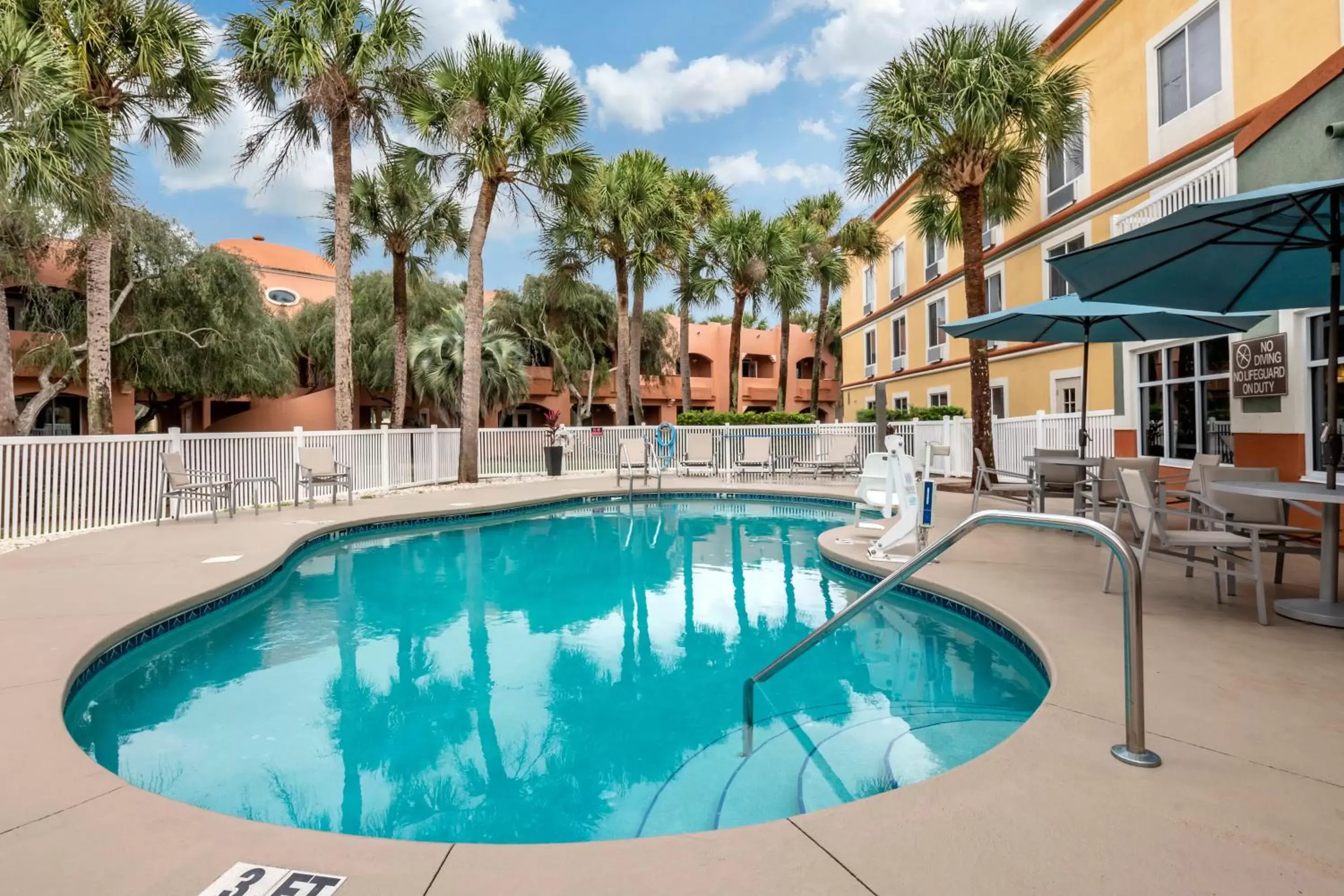 Swimming Pool in Holiday Inn Express Hotel & Suites - The Villages, an IHG Hotel