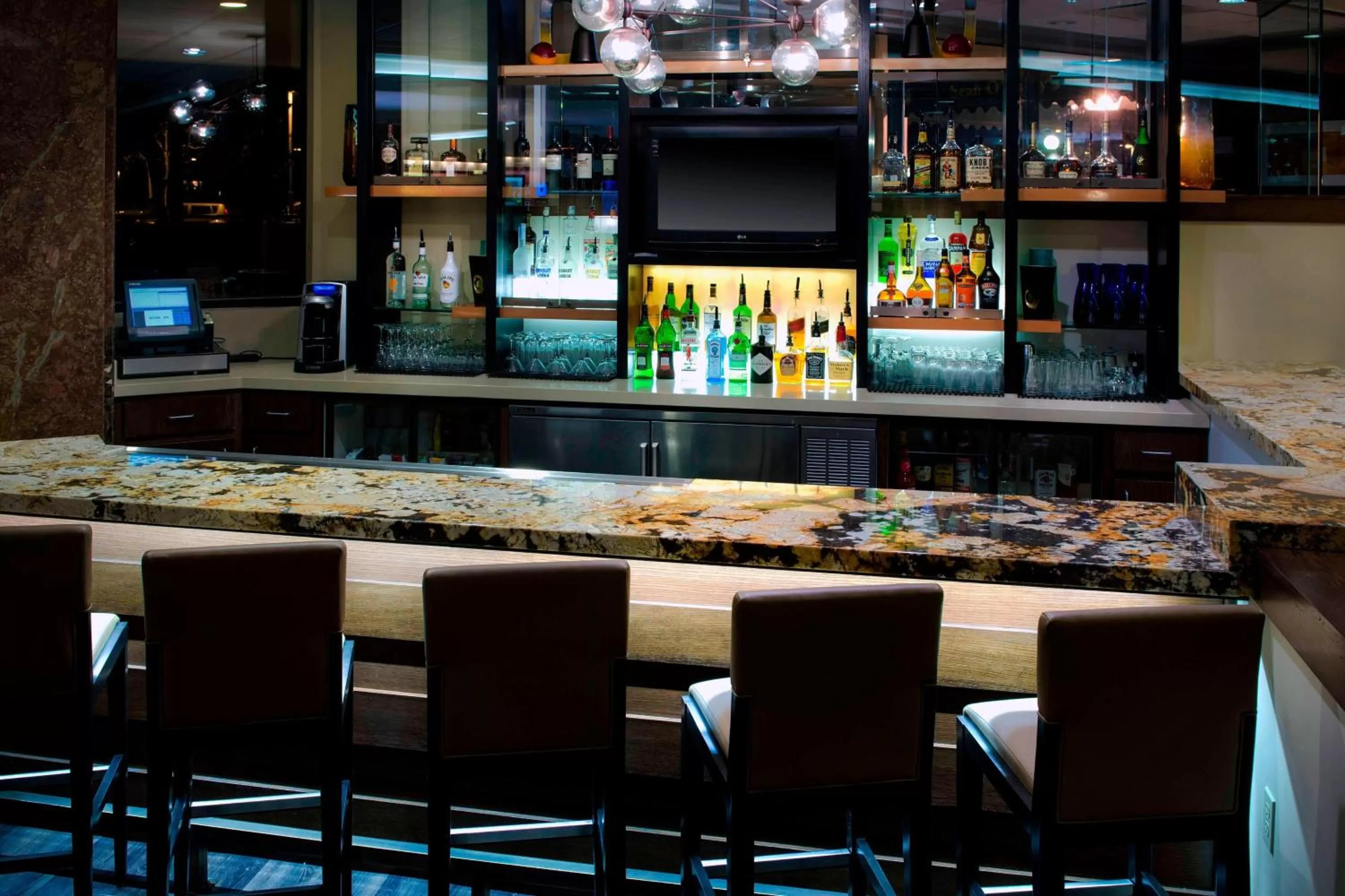 Lounge or bar in Marriott Park Ridge