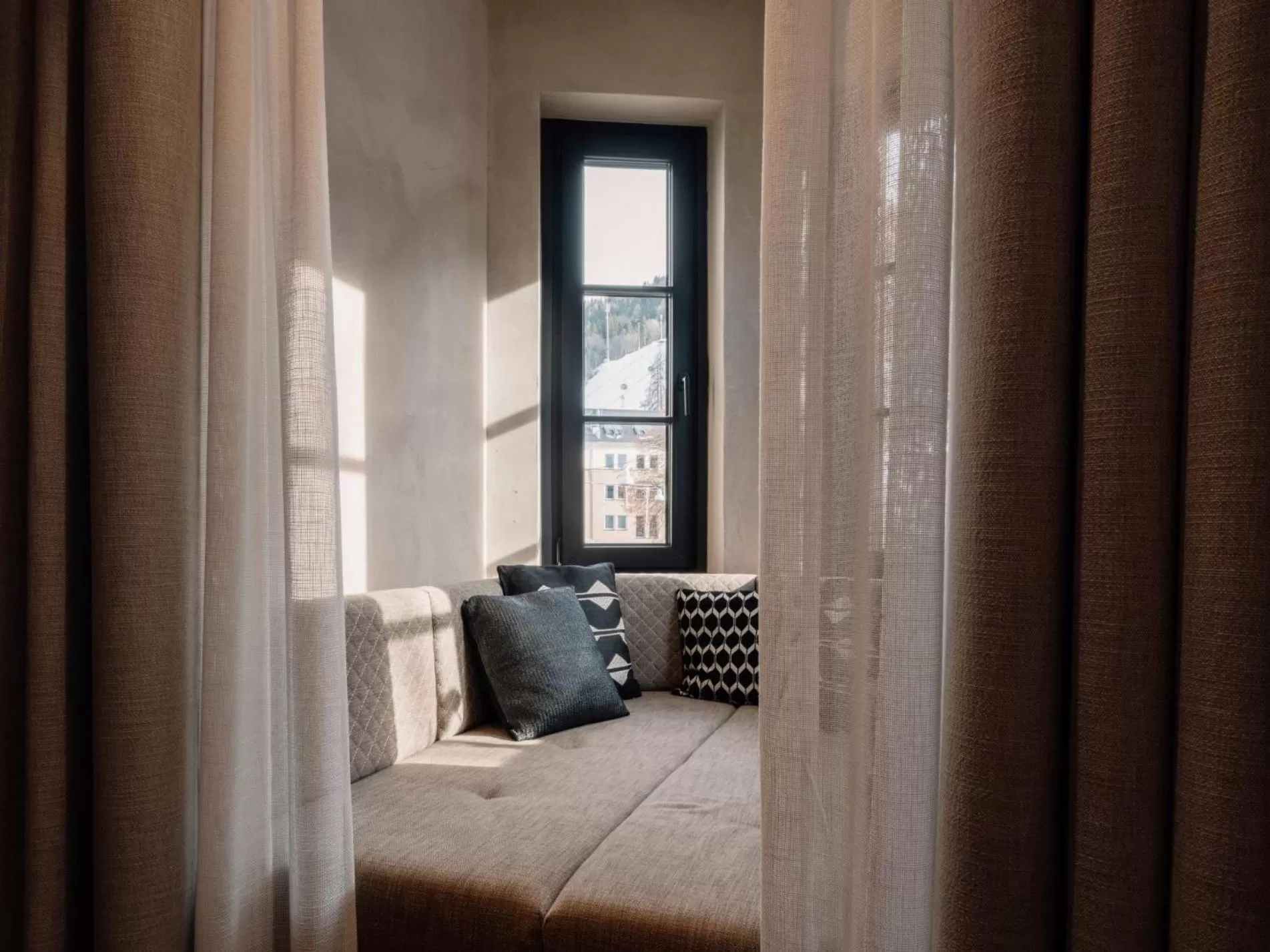 Seating area, Bed in JOHANN Schladming