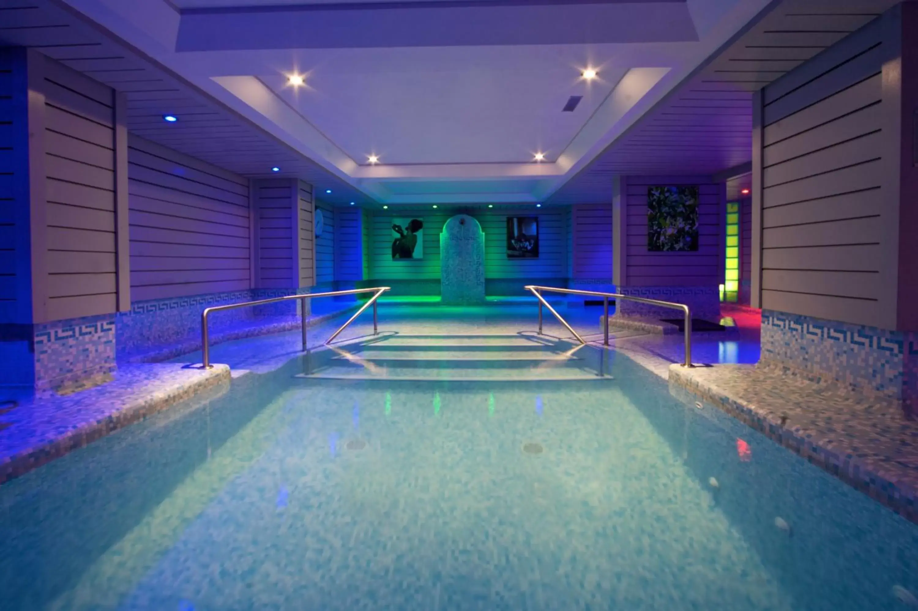 Swimming pool in Hotel Le Morgane