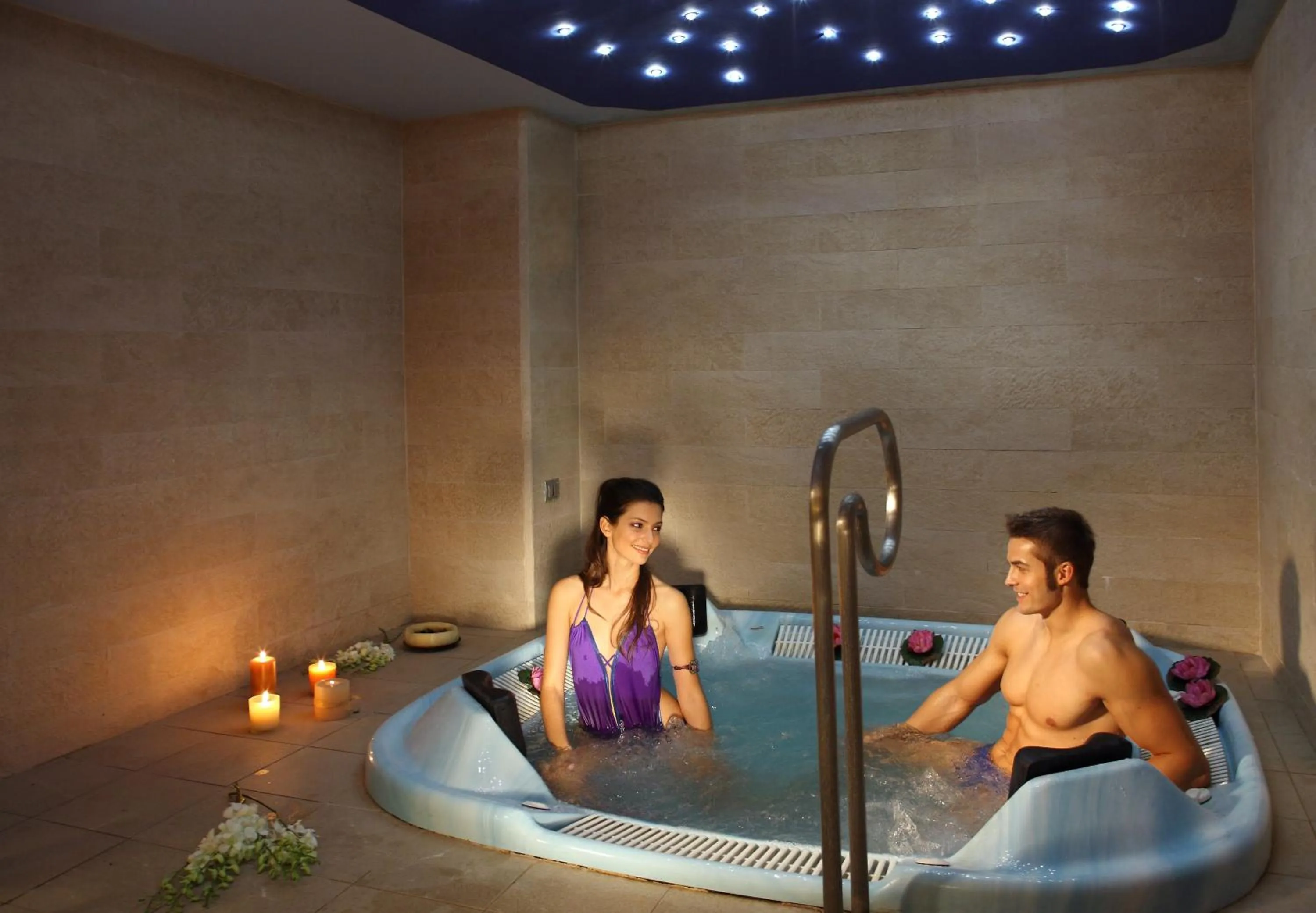 Hot Tub in Hotel Fontana Olente