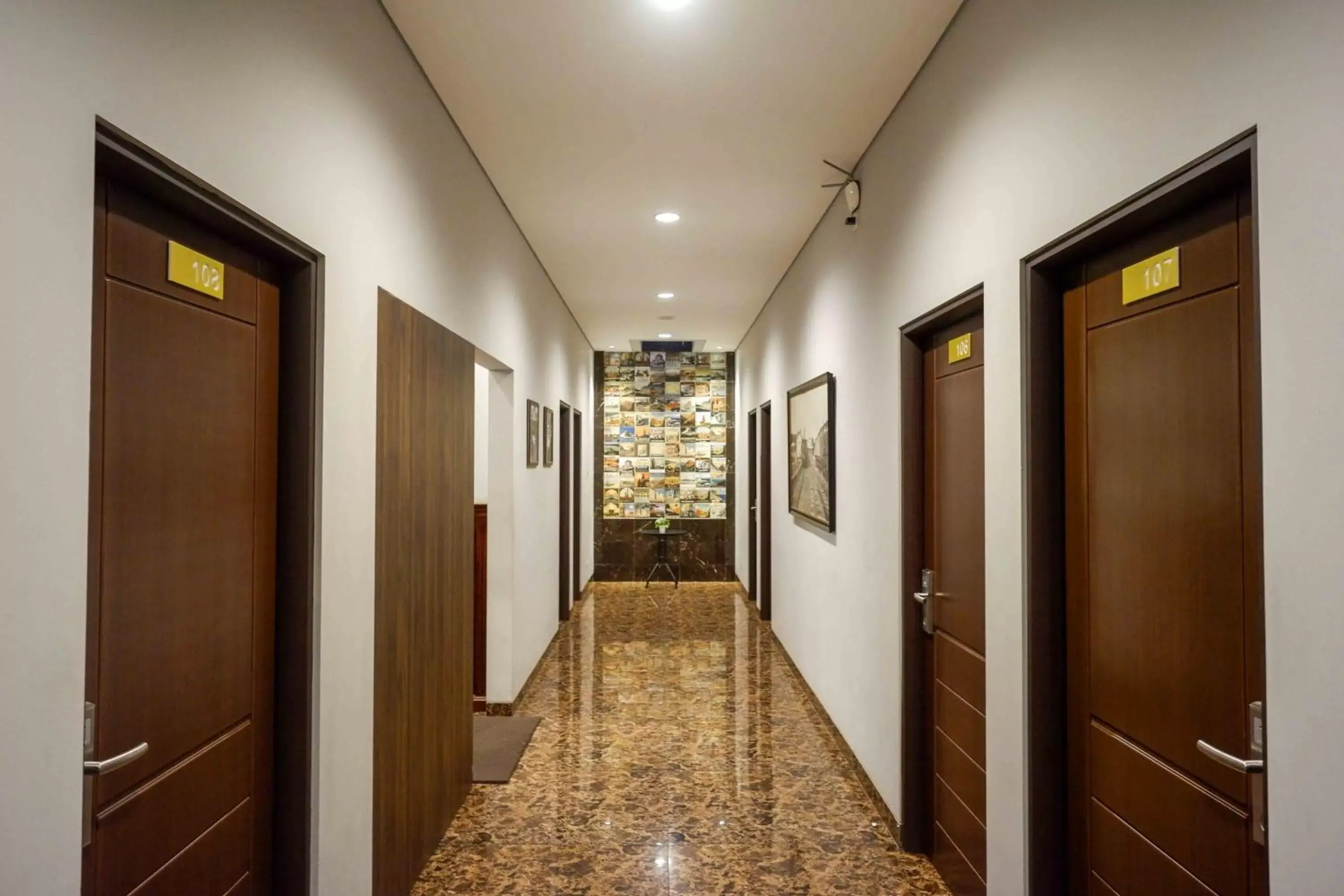 Property building in Sans Hotel Empress Simpang Lima Property building in Sans Hotel Empress Simpang Lima