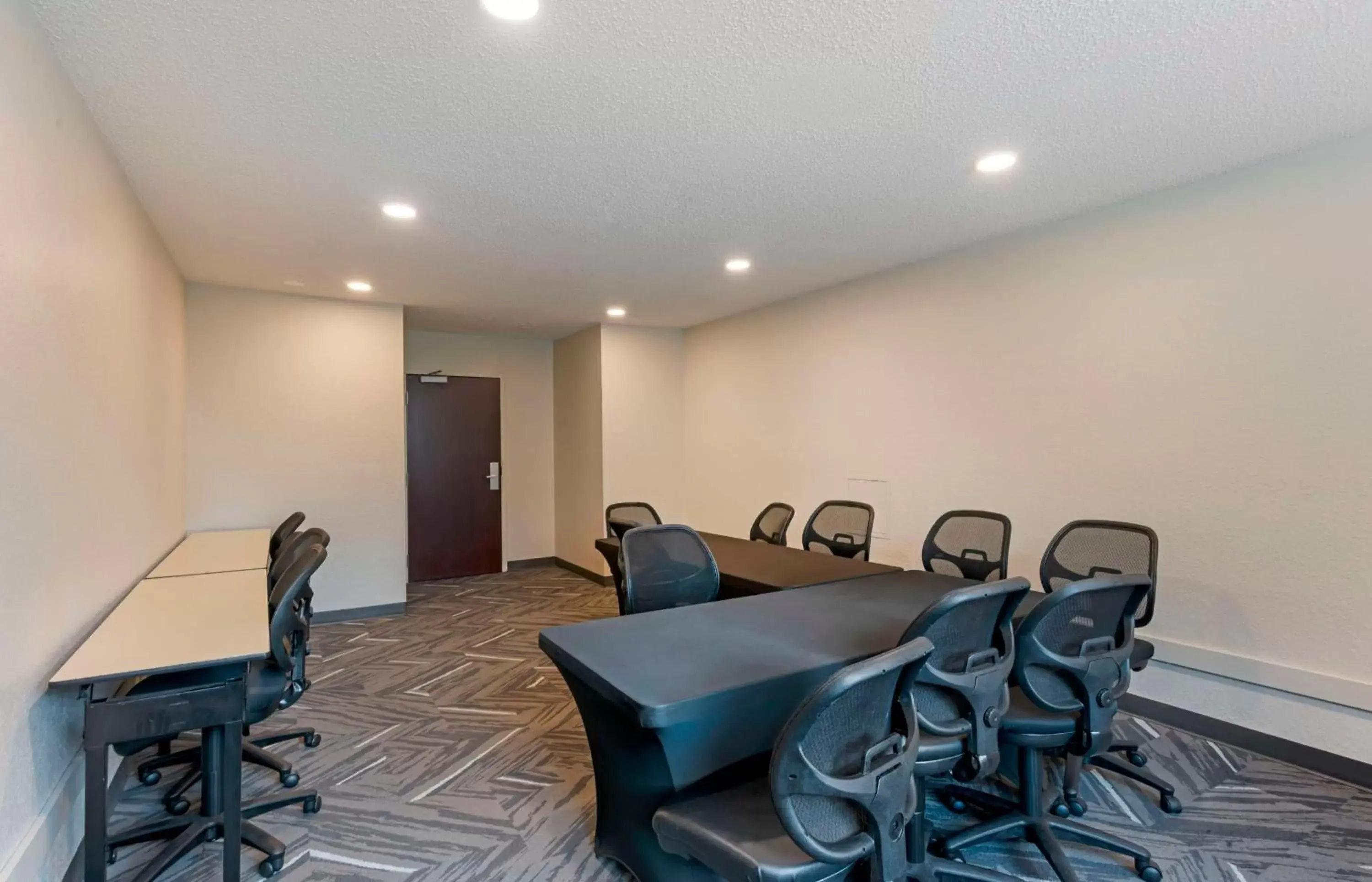 Meeting/conference room in Extended Stay America Suites - Orlando - Maitland - 1776 Pembrook Dr
