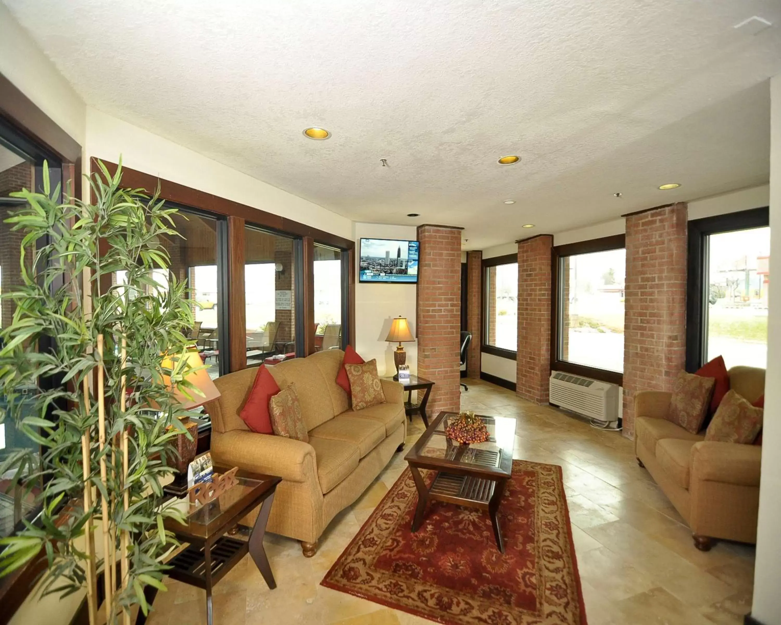 Lobby or reception, Seating Area in Best Western Norwalk