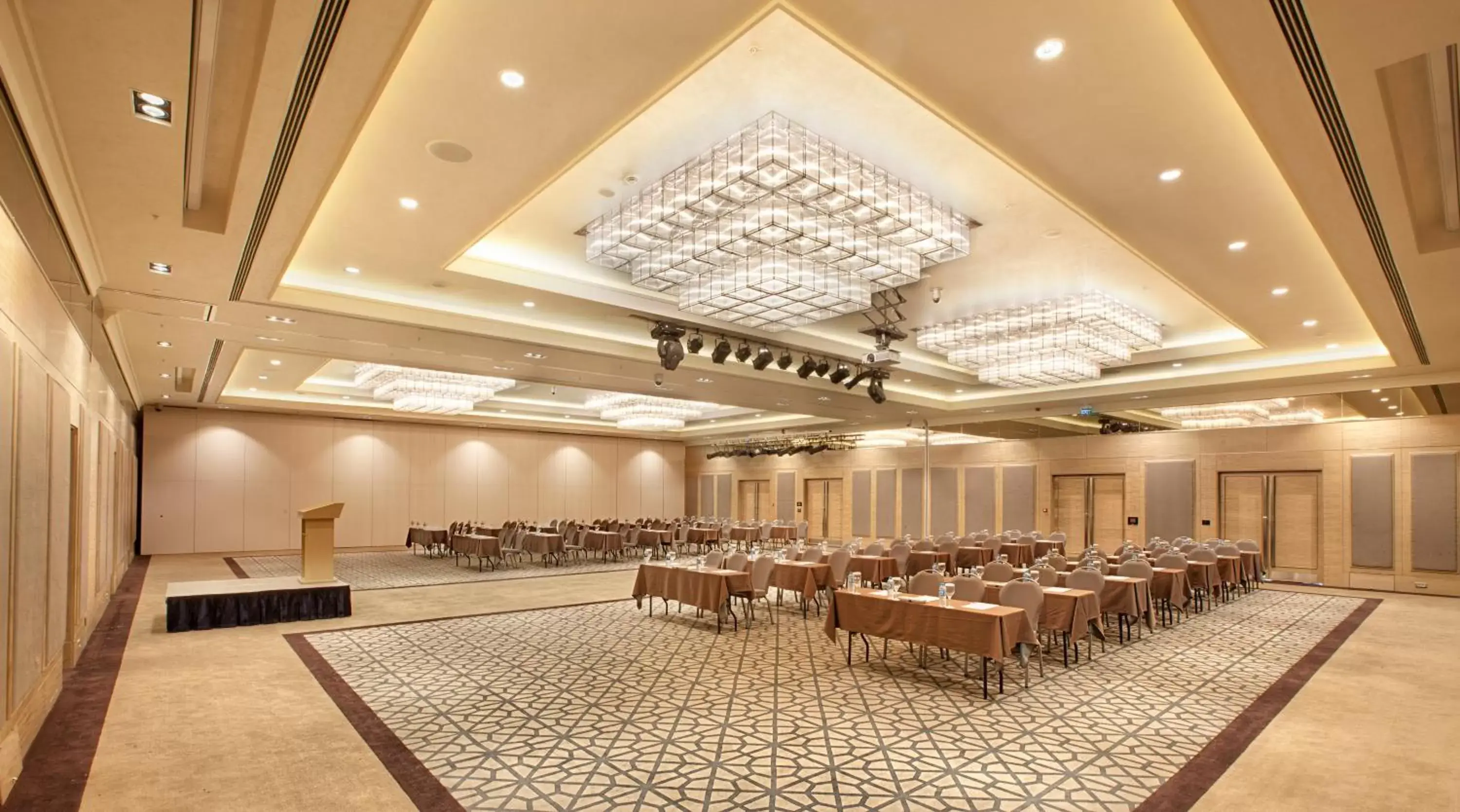 Business facilities in Dedeman Zonguldak